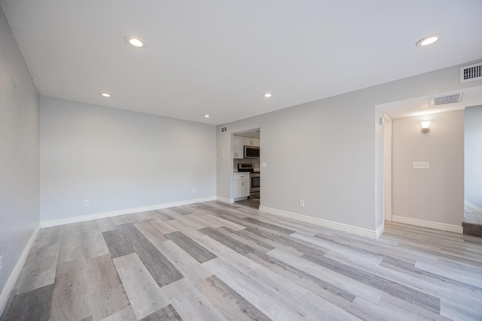 2674 N 43rd Avenue C