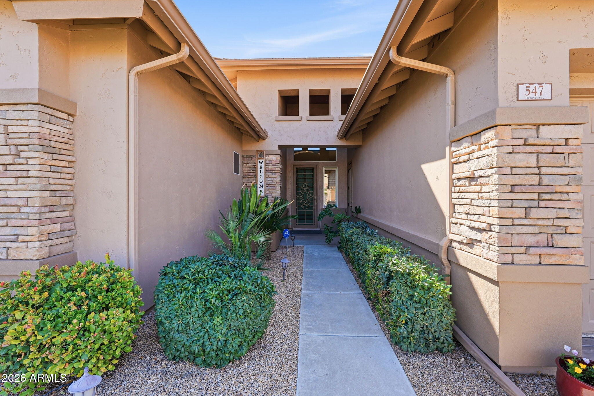 547 E PARKVIEW Drive