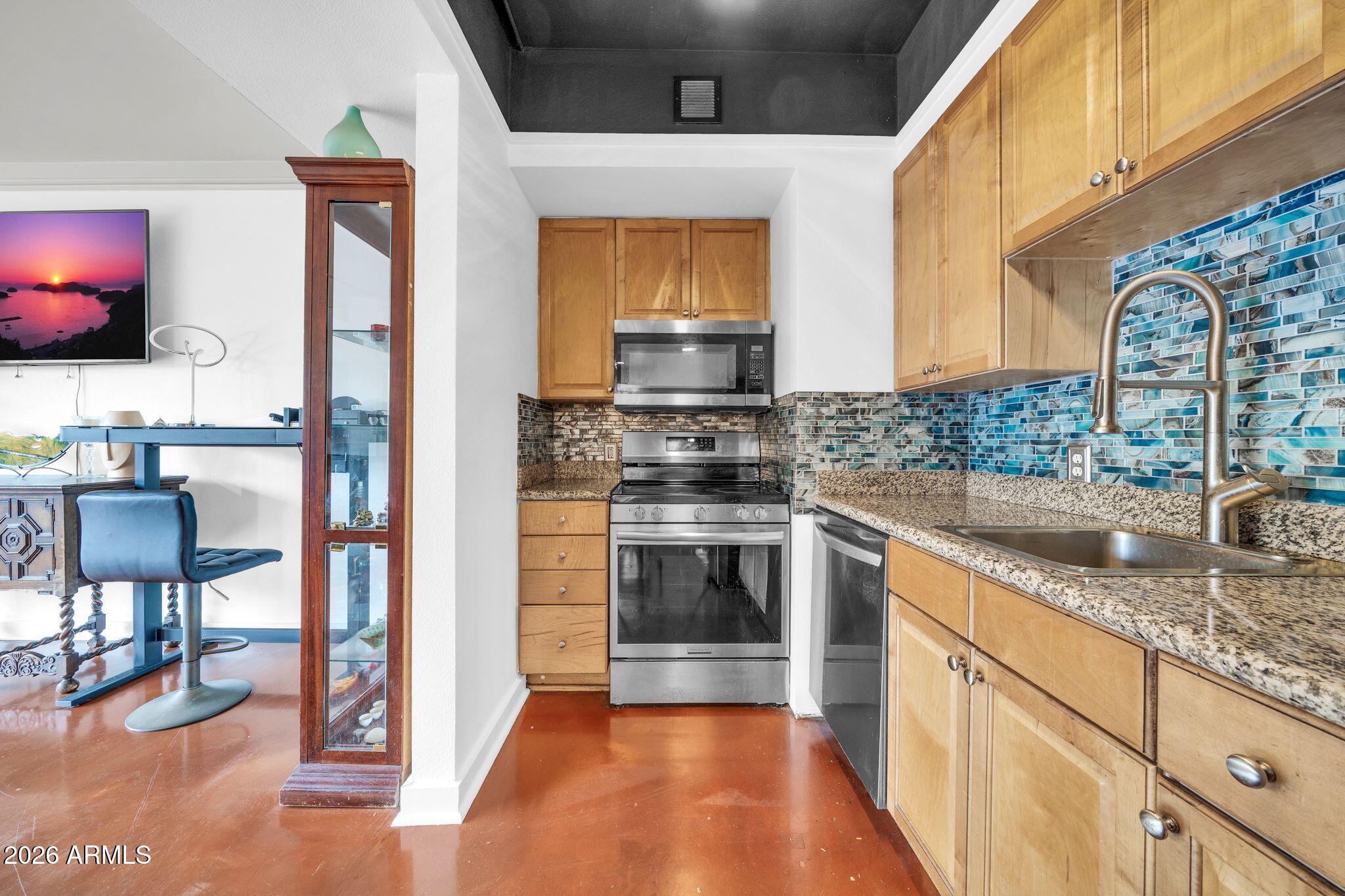 LANDMARK TOWERS CONDOMINIUM - Residential