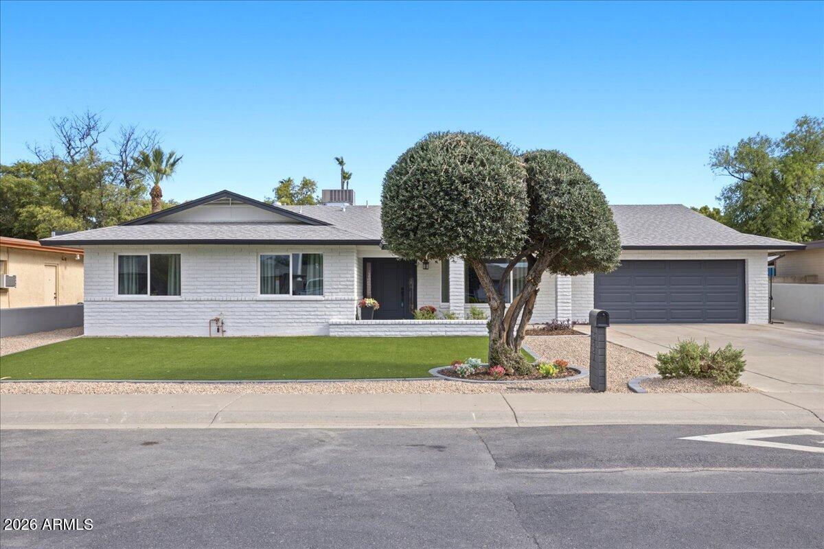 1707 E JULIE Drive