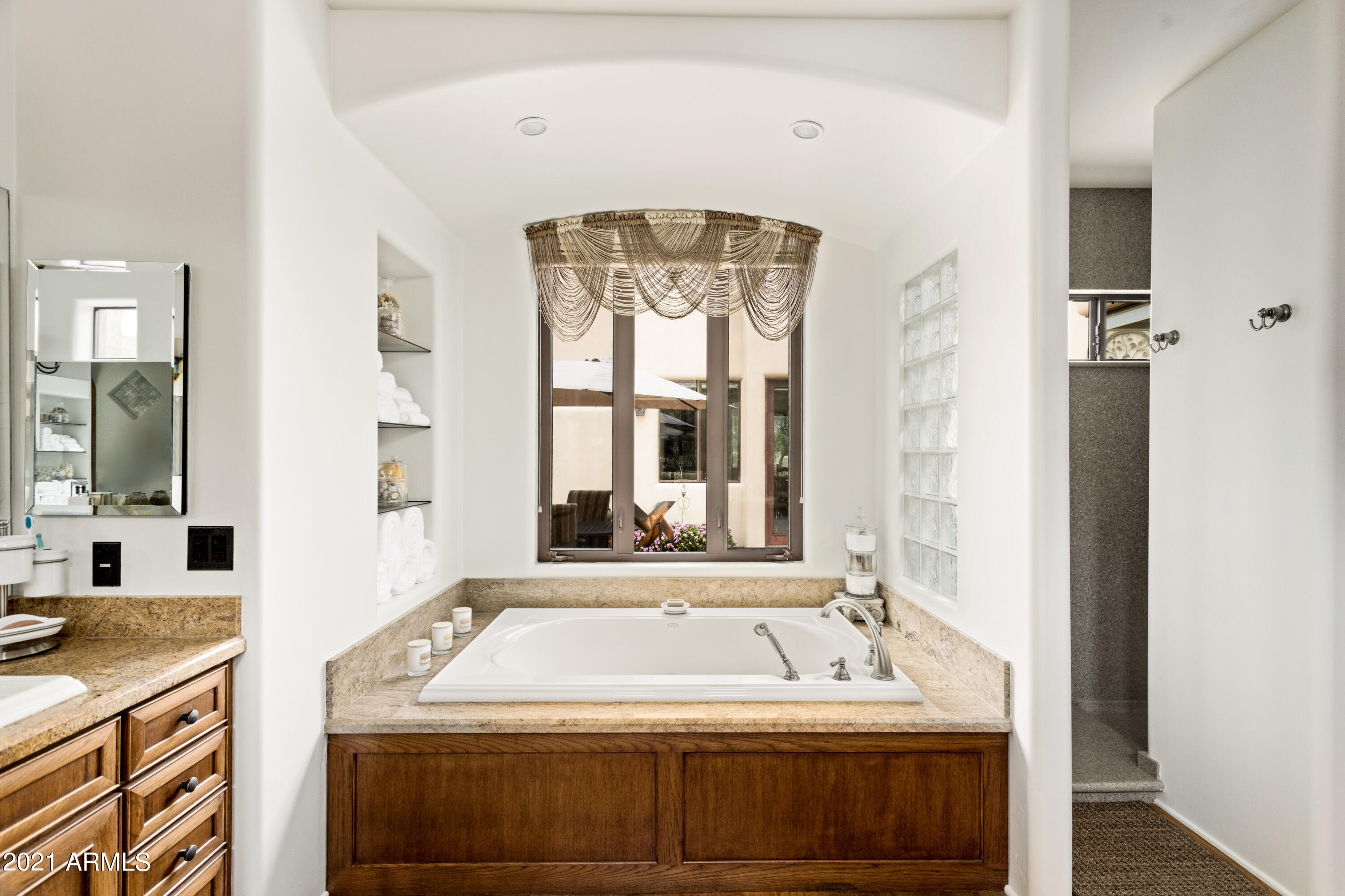 CAMELBACK RANCHOS - Residential