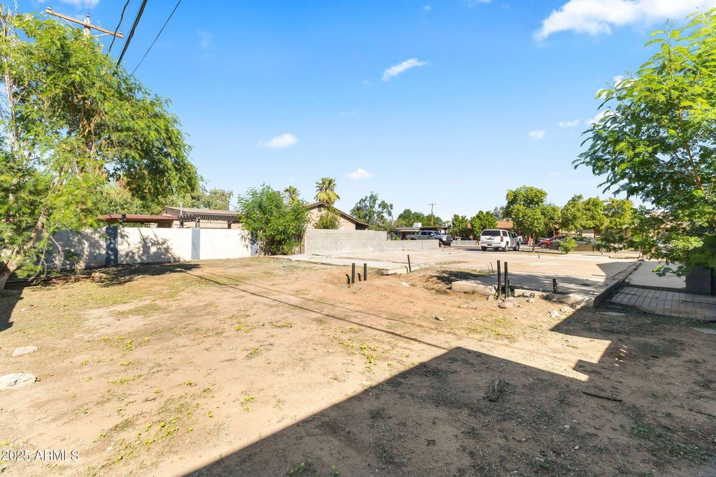 Photo of 1208 N Oakleaf Drive #70, Phoenix, AZ 85008 (MLS # 6939873)