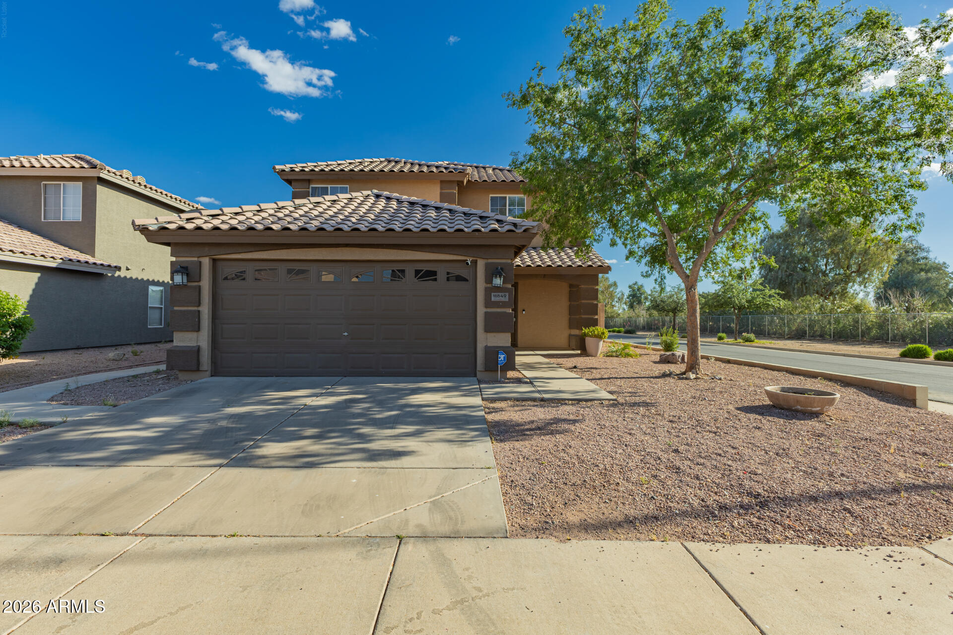 11849 W LUPINE Avenue