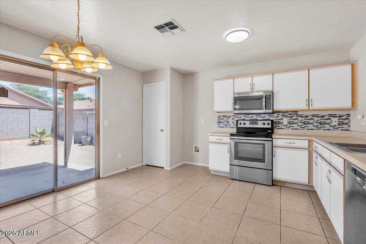 15802 W WATSON Lane