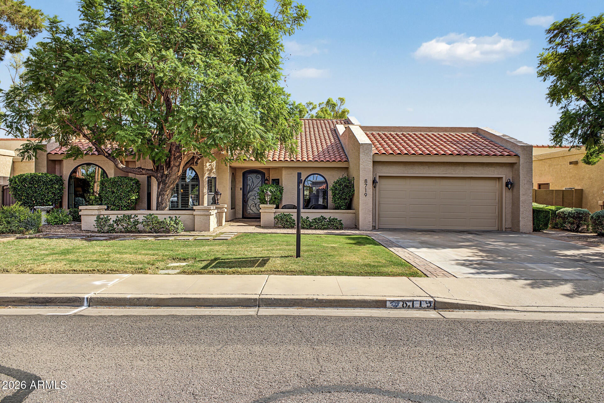 8719 E SAN VICTOR Drive