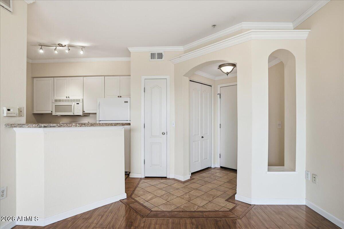 1701 E COLTER Street 333