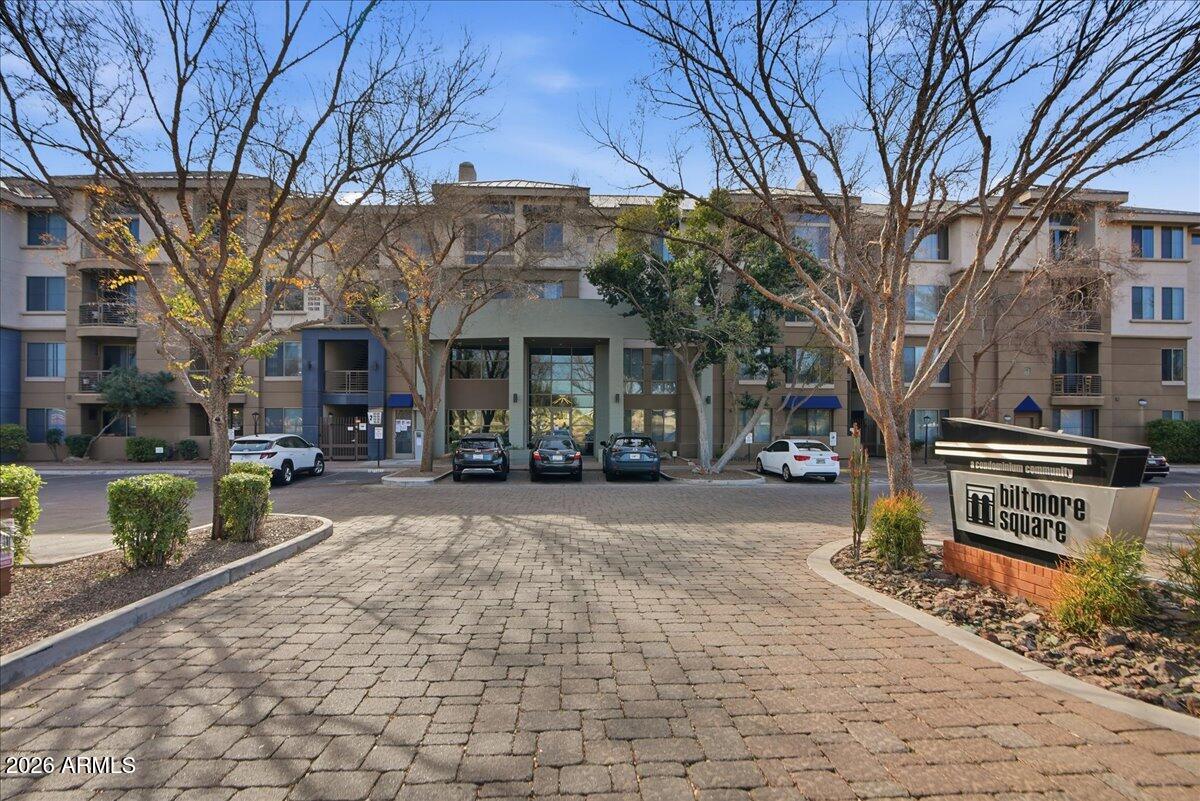 1701 E COLTER Street 333