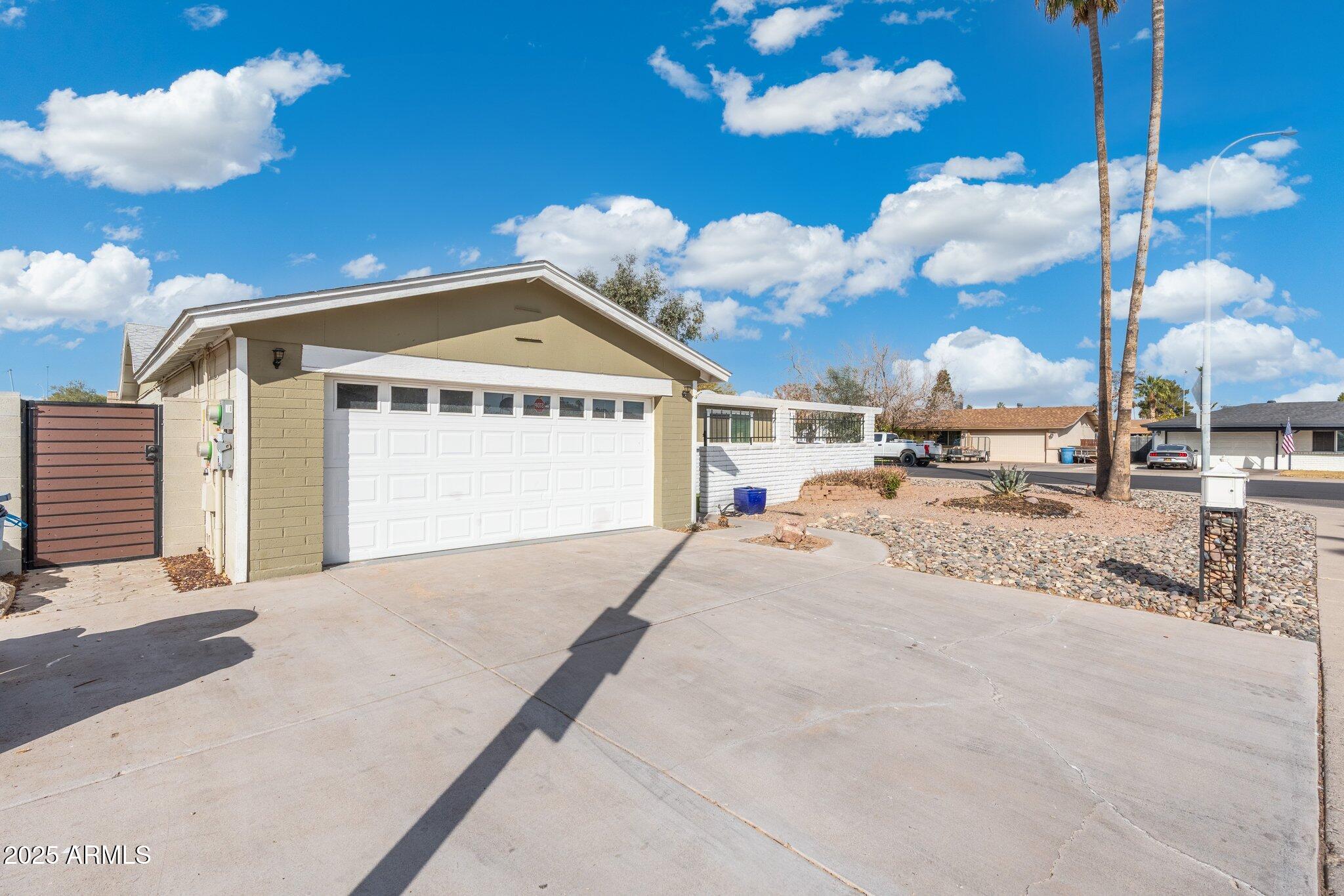 790 N MEADOWS Drive