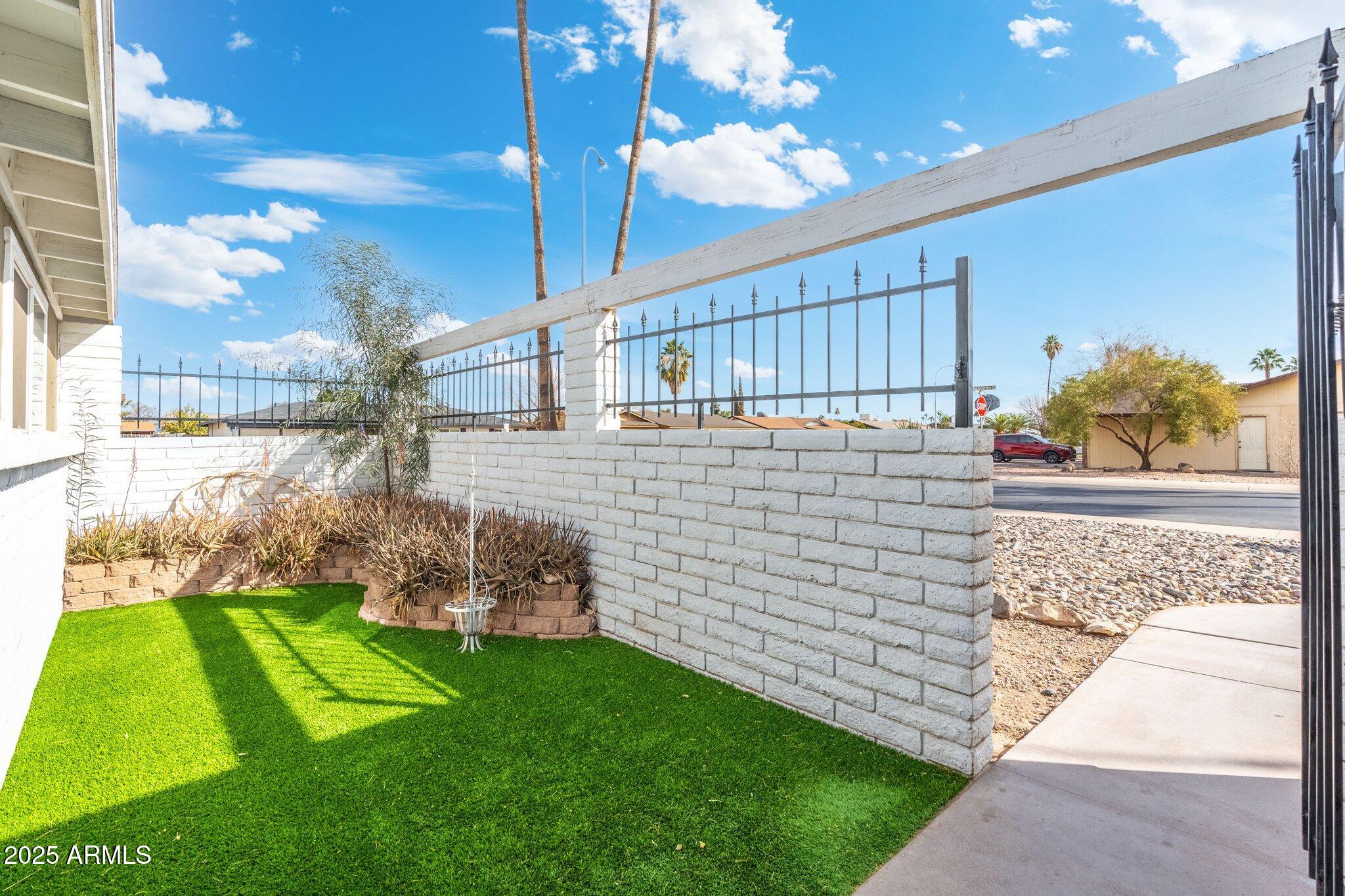 790 N MEADOWS Drive