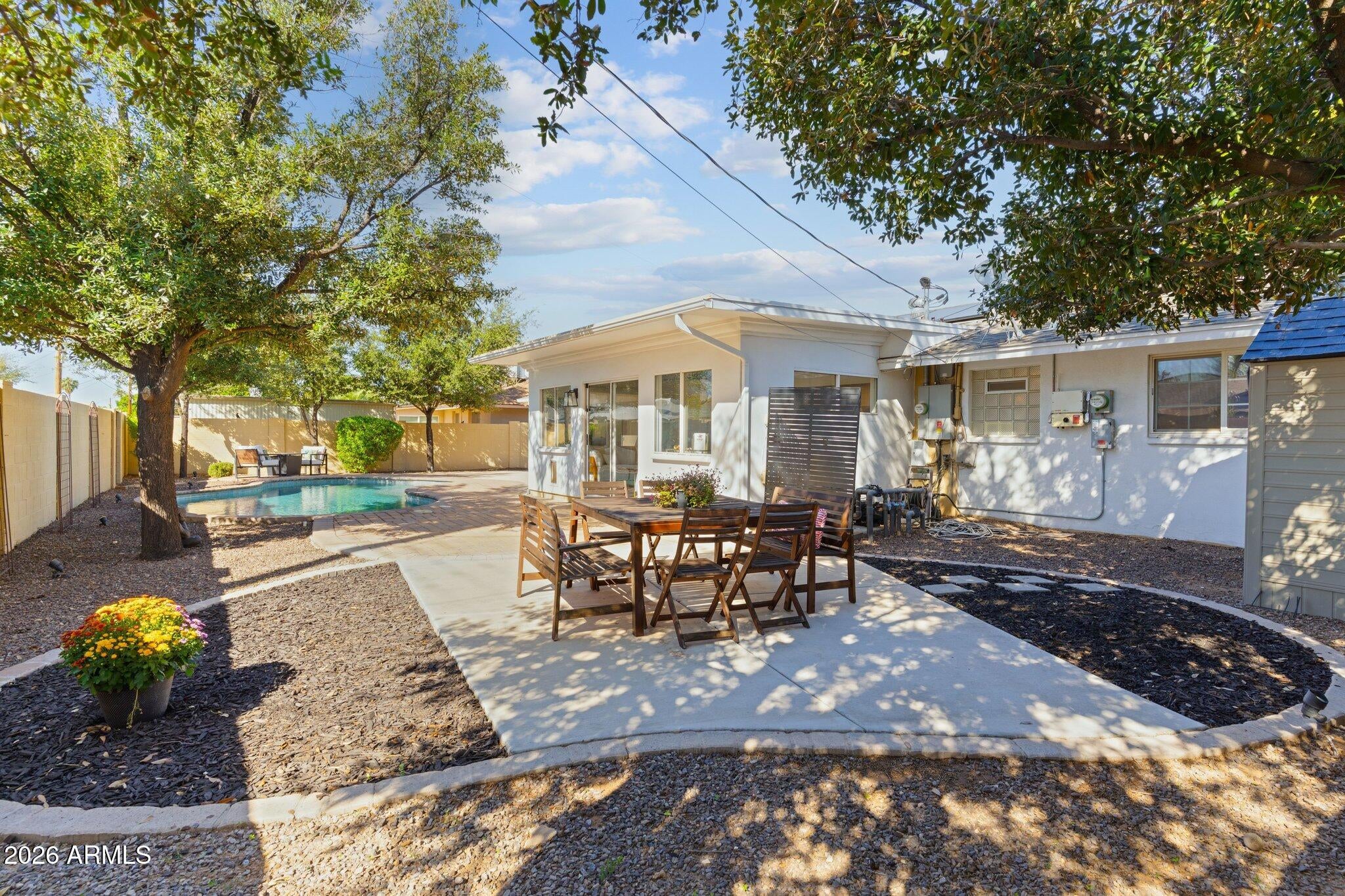 8301 E MINNEZONA Avenue