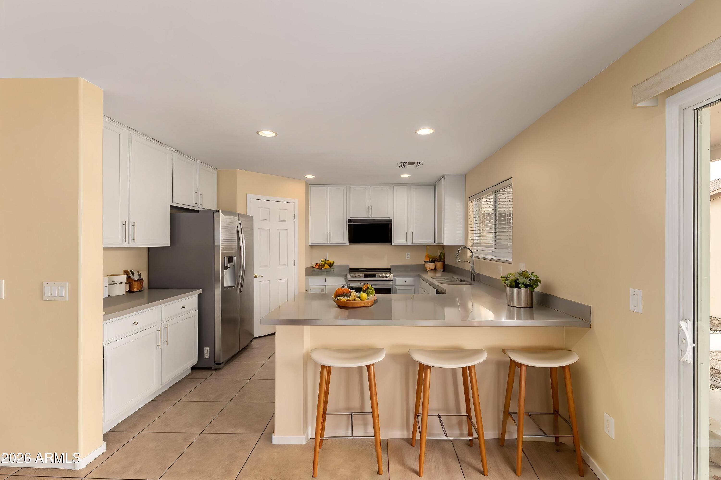 16746 W ADAMS Street