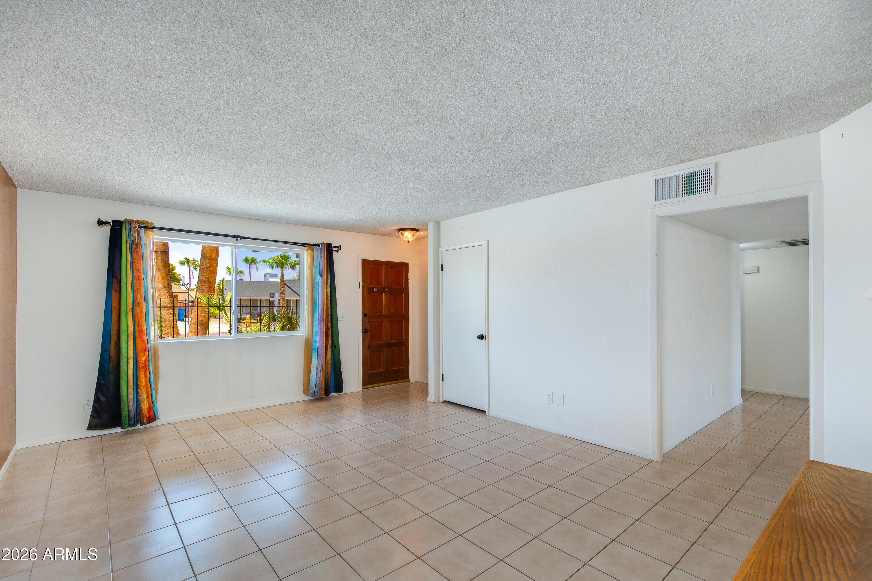 2815 E SYLVIA Street