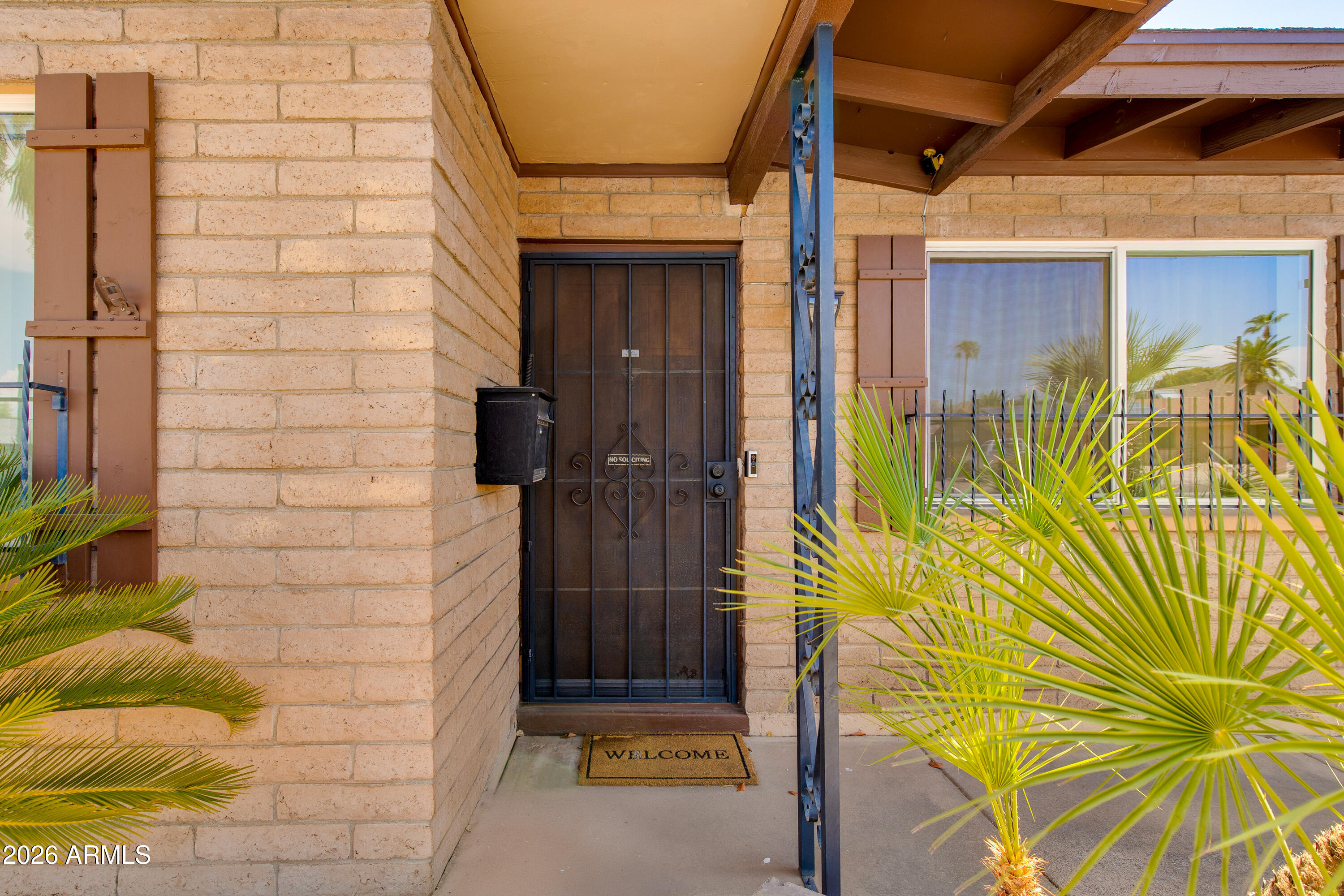 2815 E SYLVIA Street