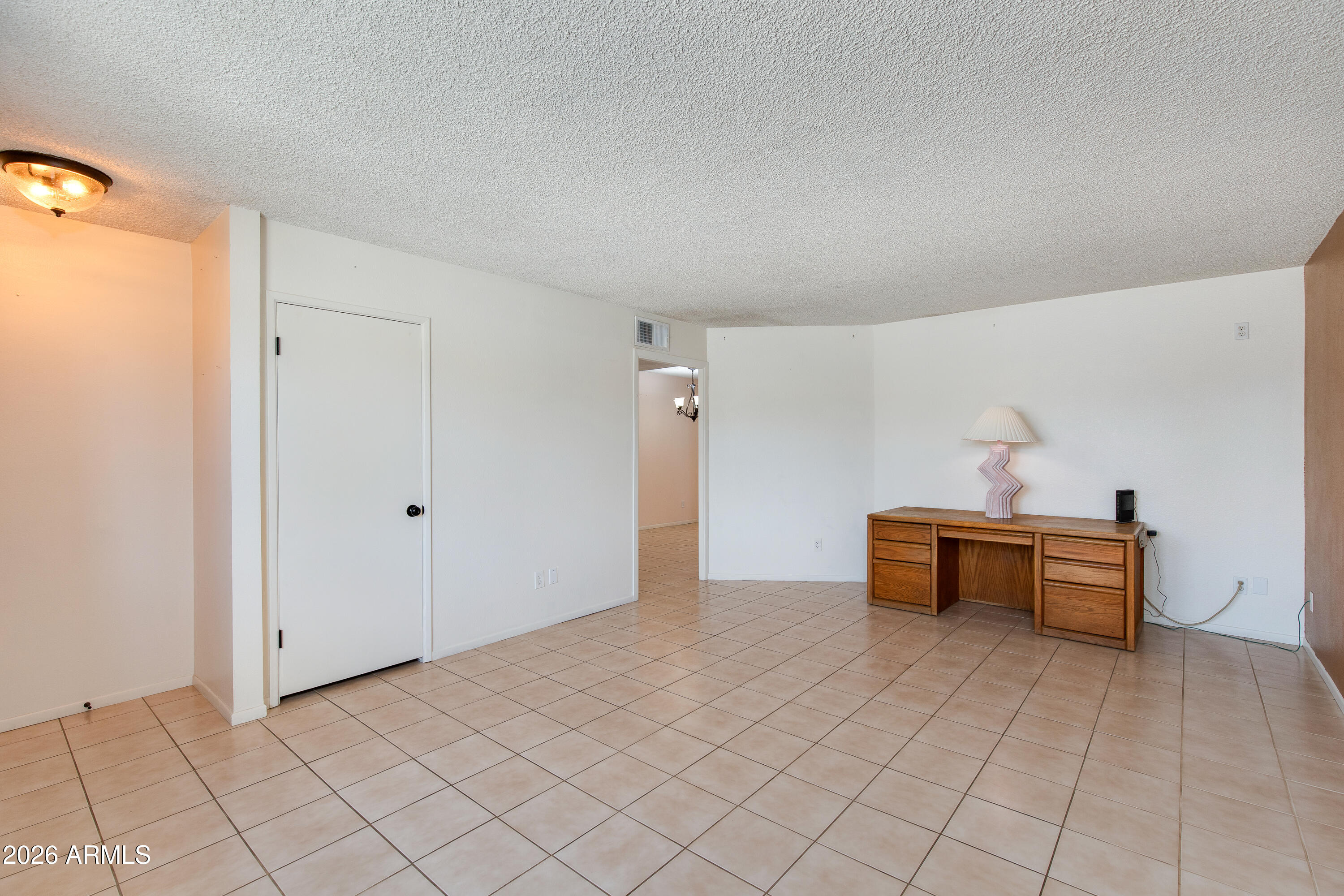 2815 E SYLVIA Street