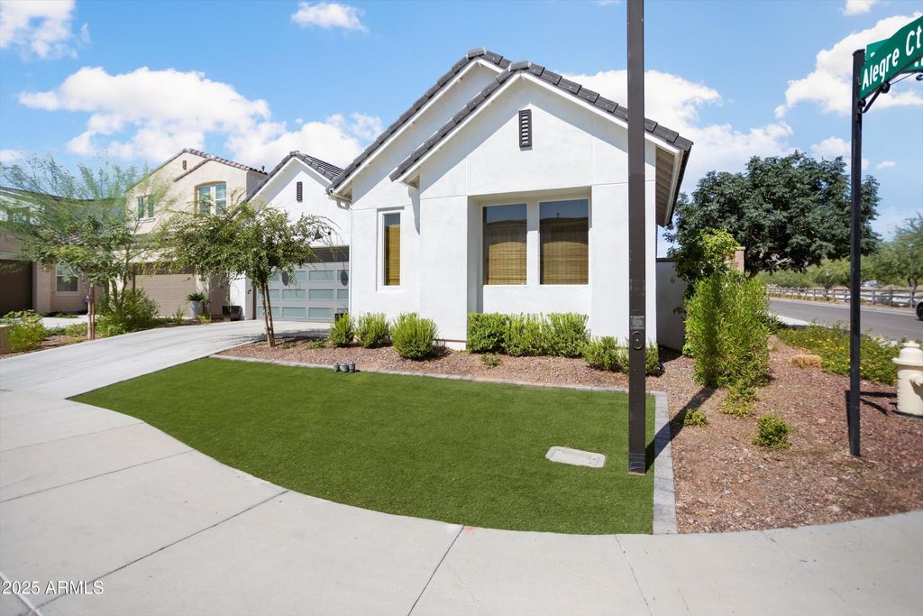Photo of 4518 N 197th Lane, Litchfield Park, AZ 85340 (MLS # 6903223)