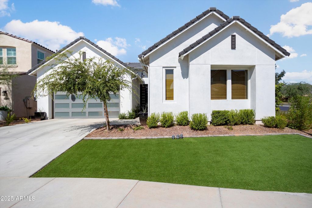Photo of 4518 N 197th Lane, Litchfield Park, AZ 85340 (MLS # 6903223)