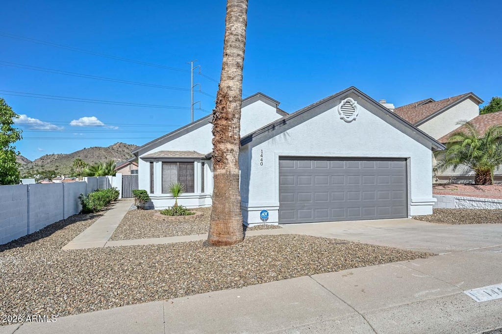Photo of 1440 E Renee Drive, Phoenix, AZ 85024 (MLS # 7092527)