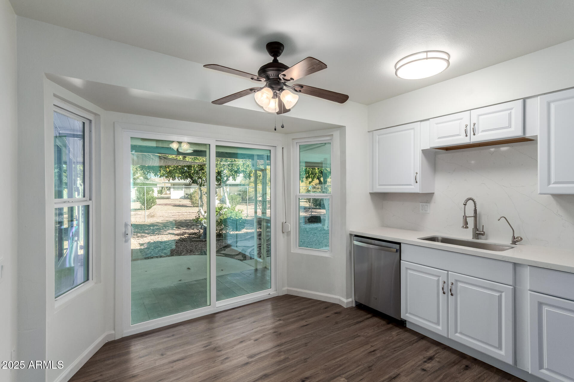 9826 W SANTA FE Drive