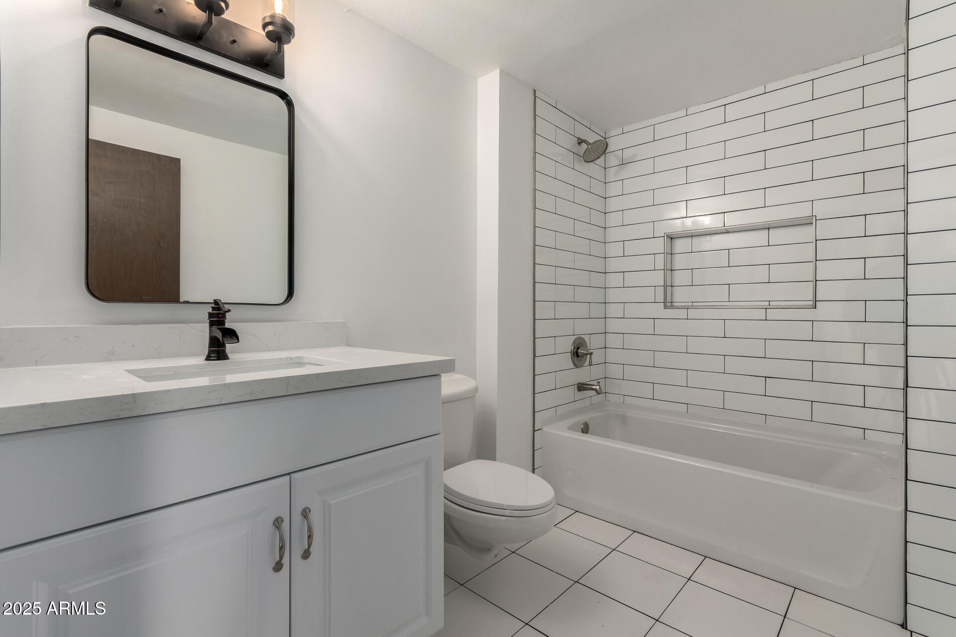 9826 W SANTA FE Drive