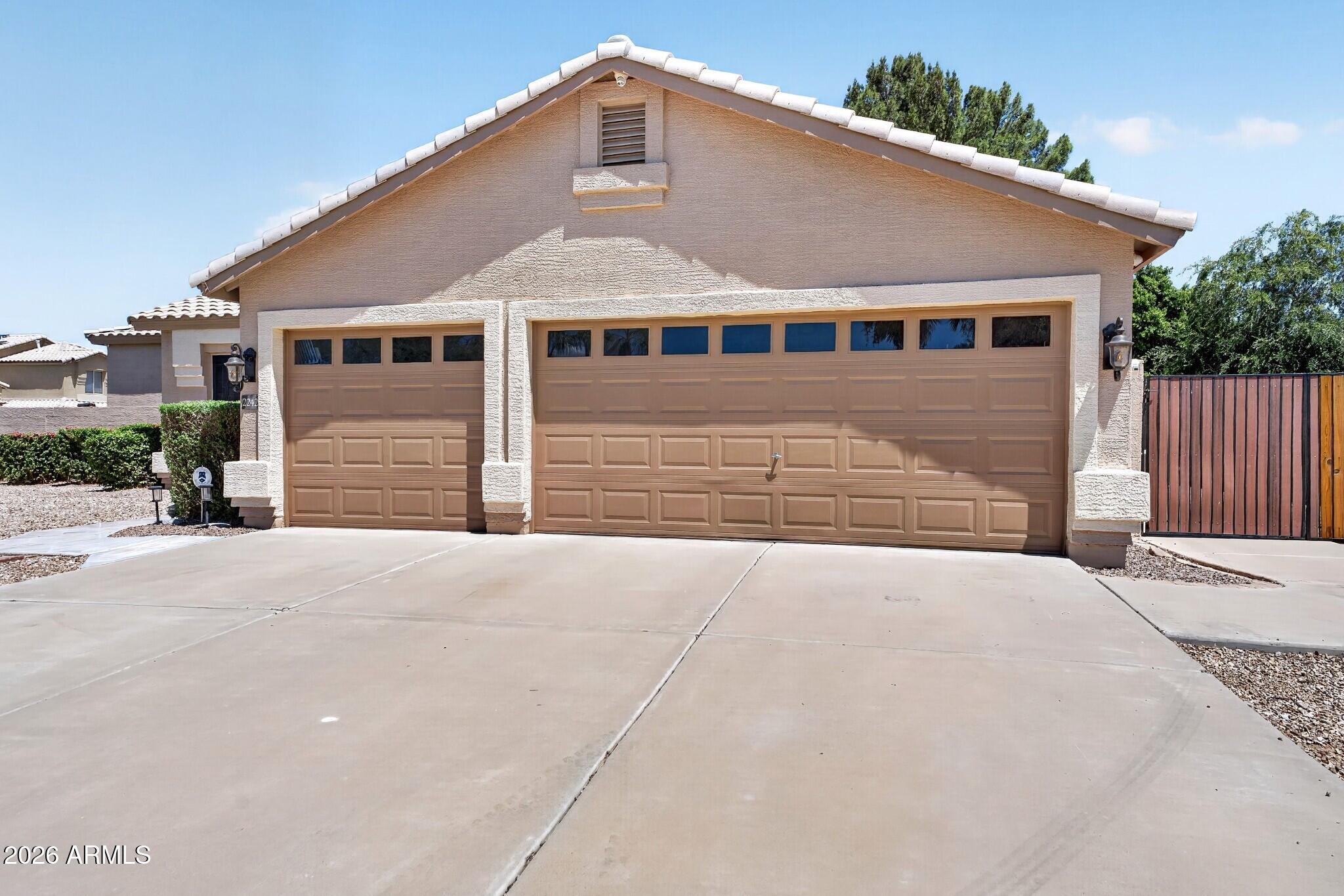 2242 E VICTOR Road