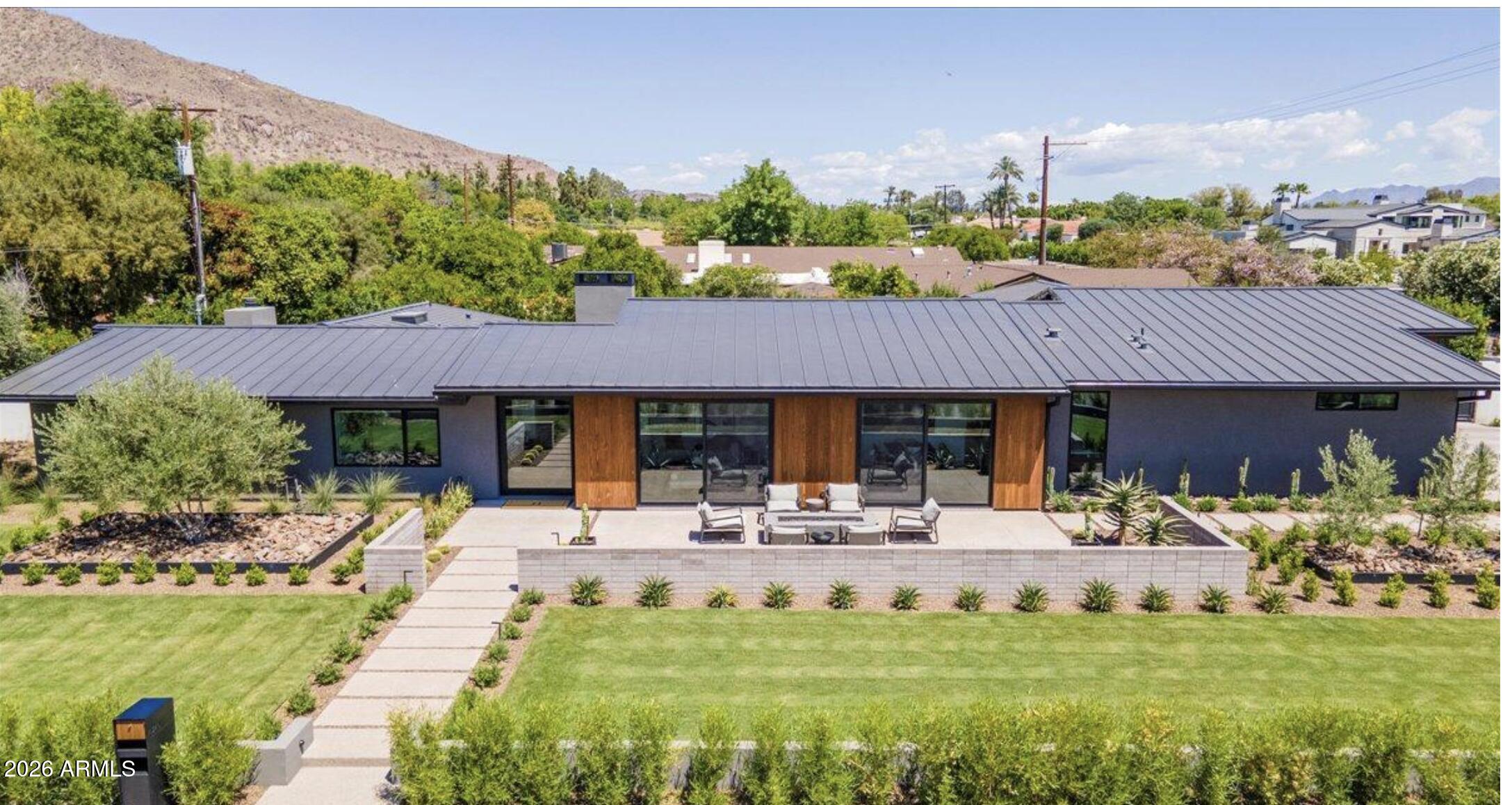 6340 E Calle Del Norte --