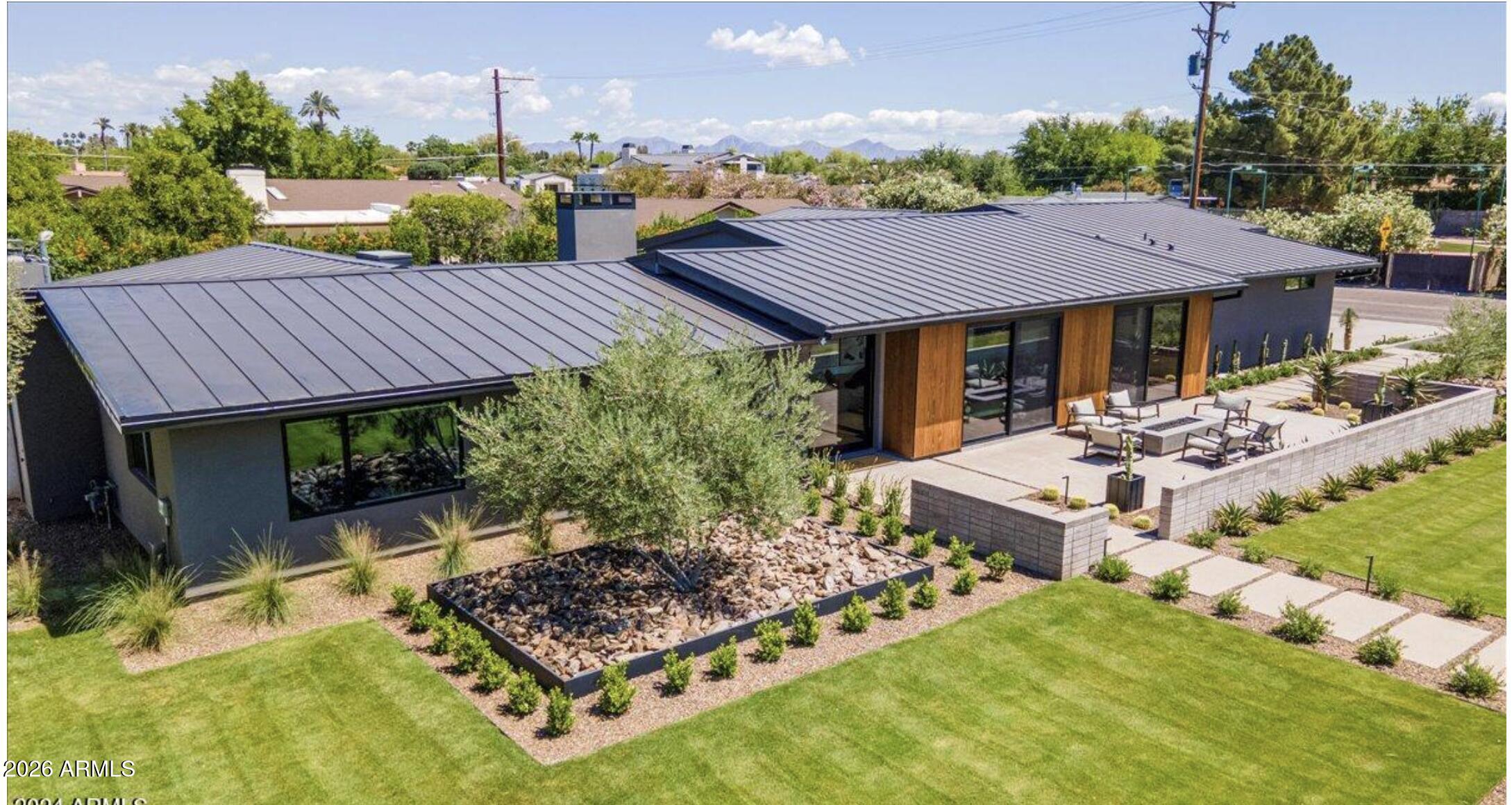 6340 E Calle Del Norte --