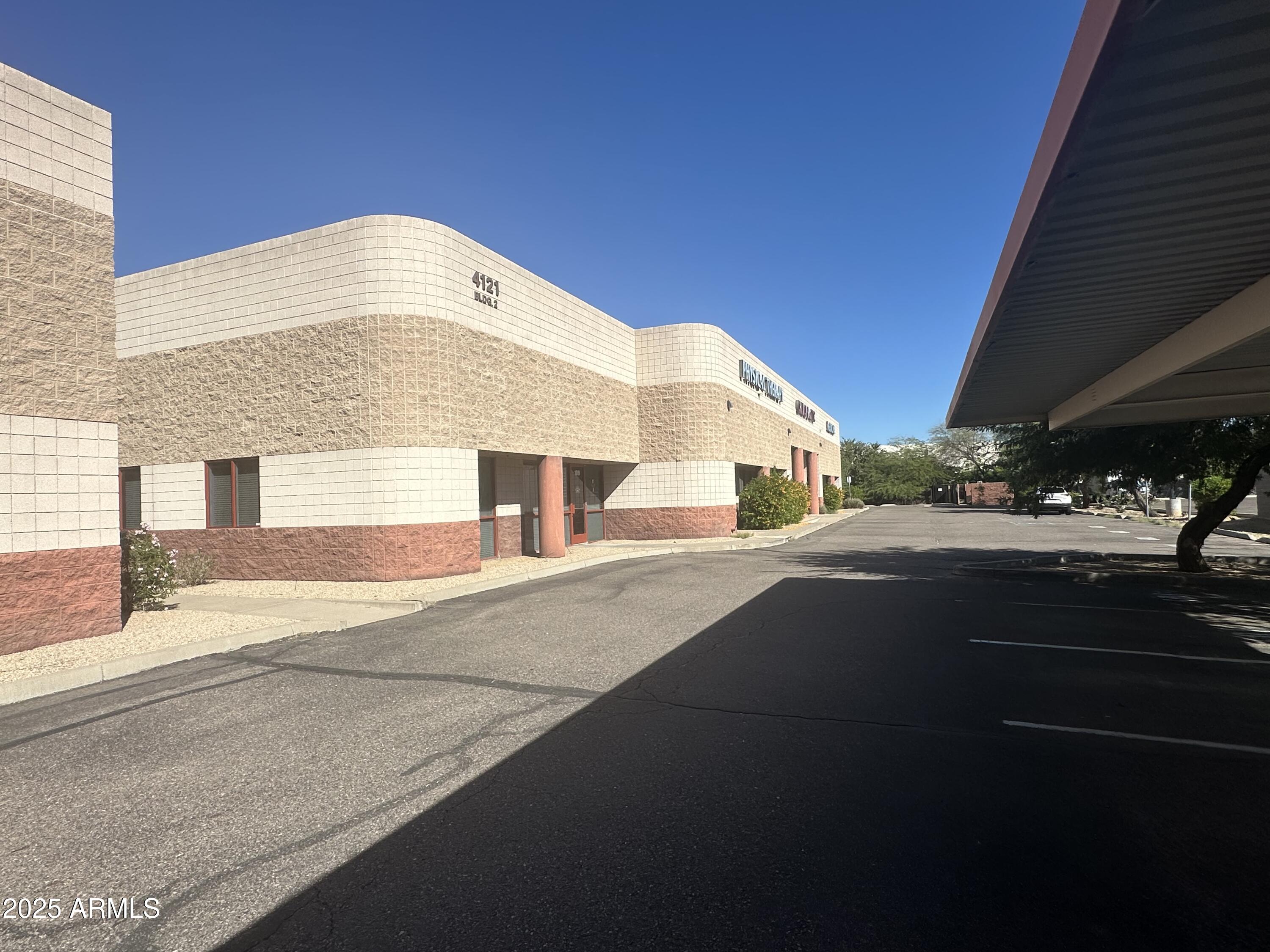 4121 E VALLEY AUTO Drive 109