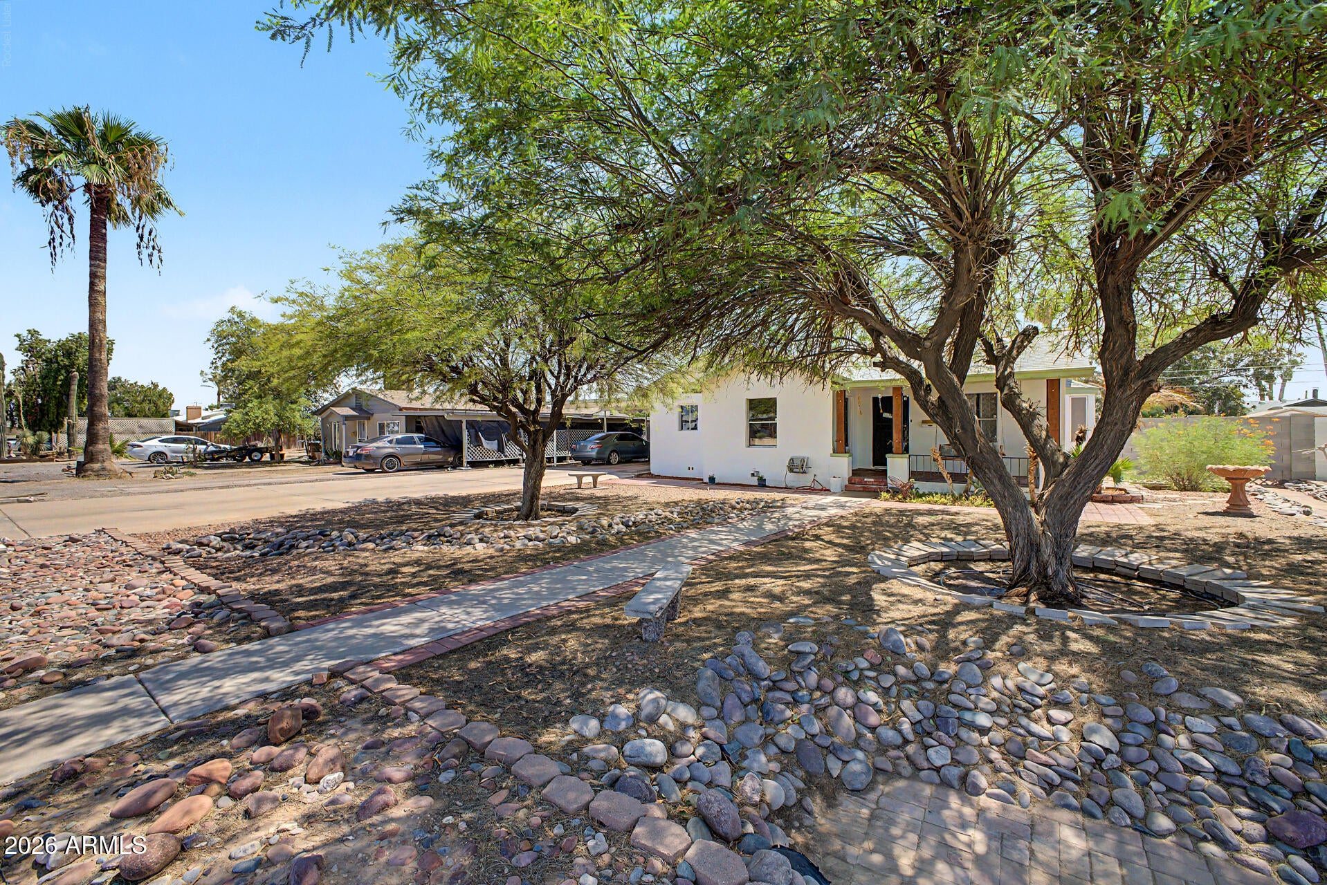 381 W PIMA Avenue