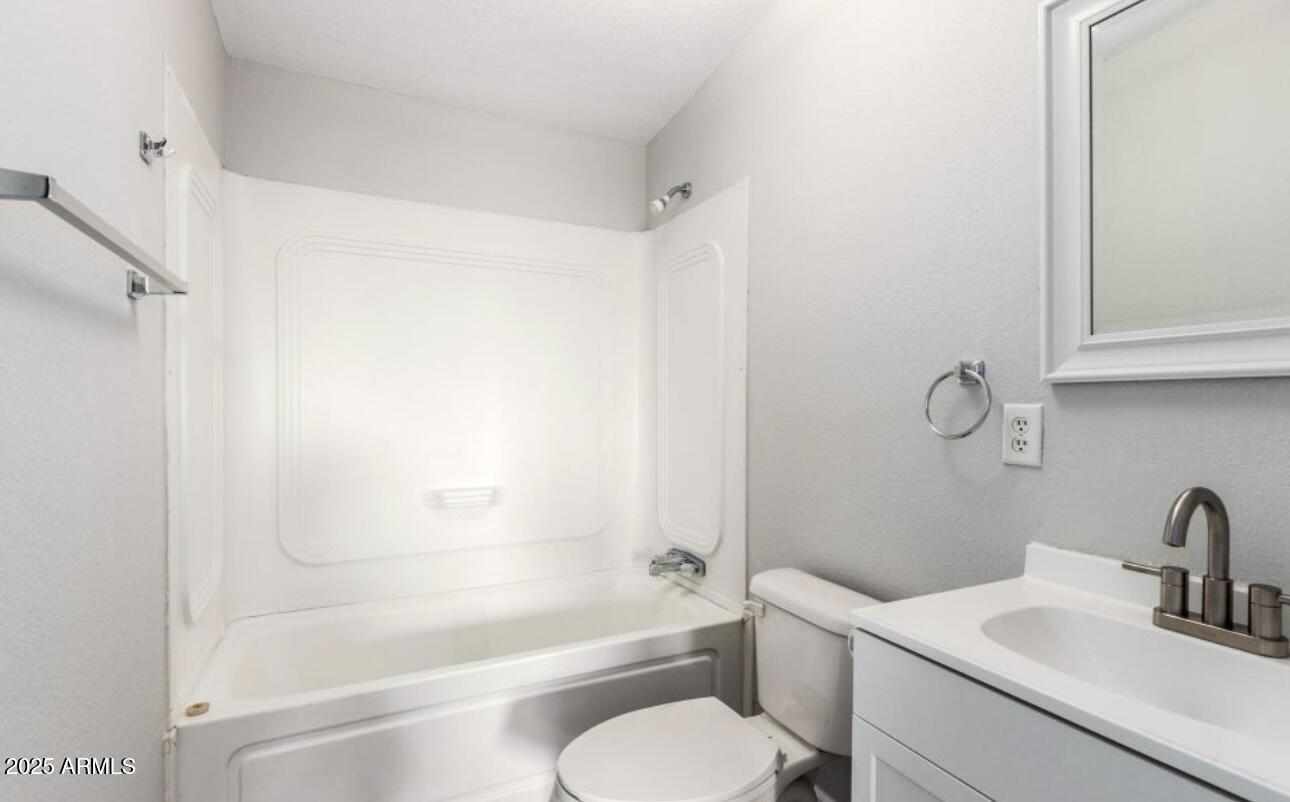 7338 E BASELINE Road