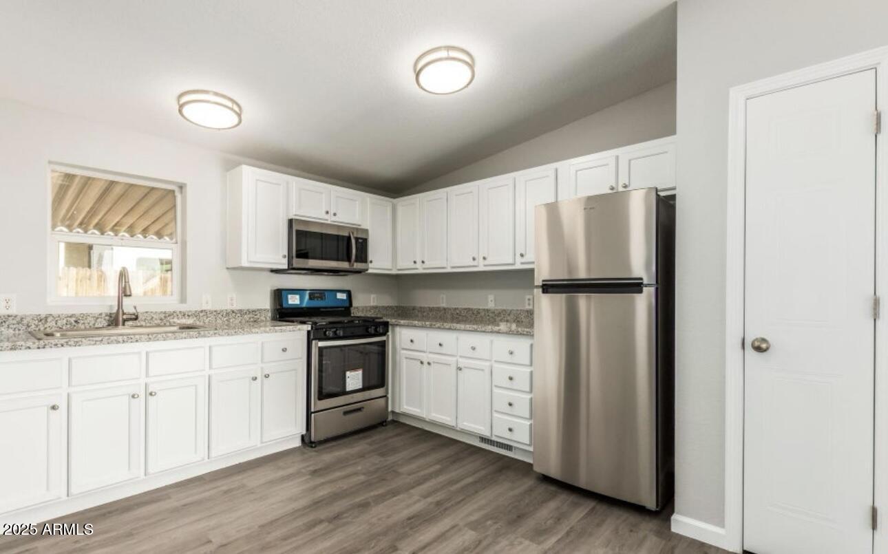 7338 E BASELINE Road