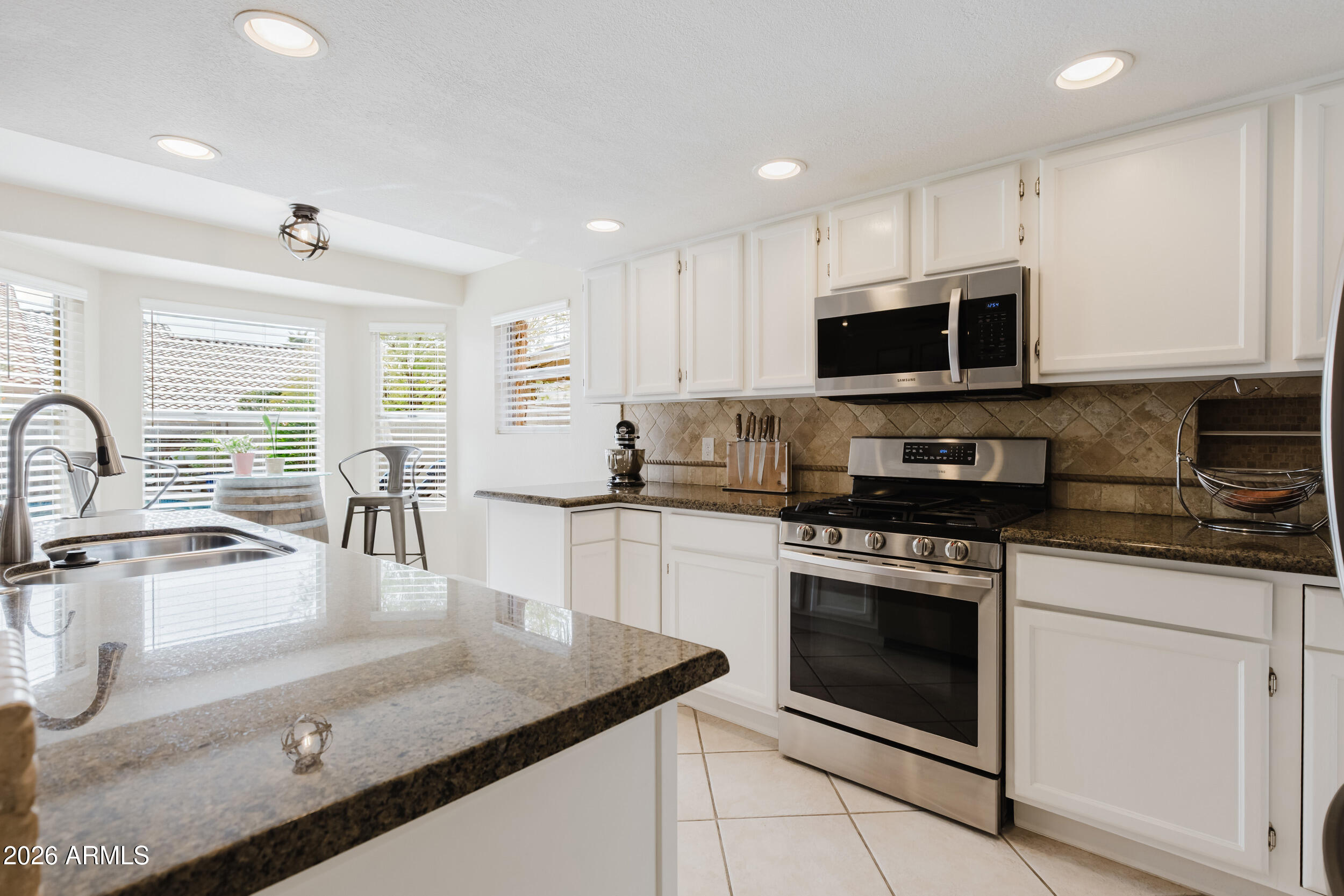 3821 E TANGLEWOOD Drive