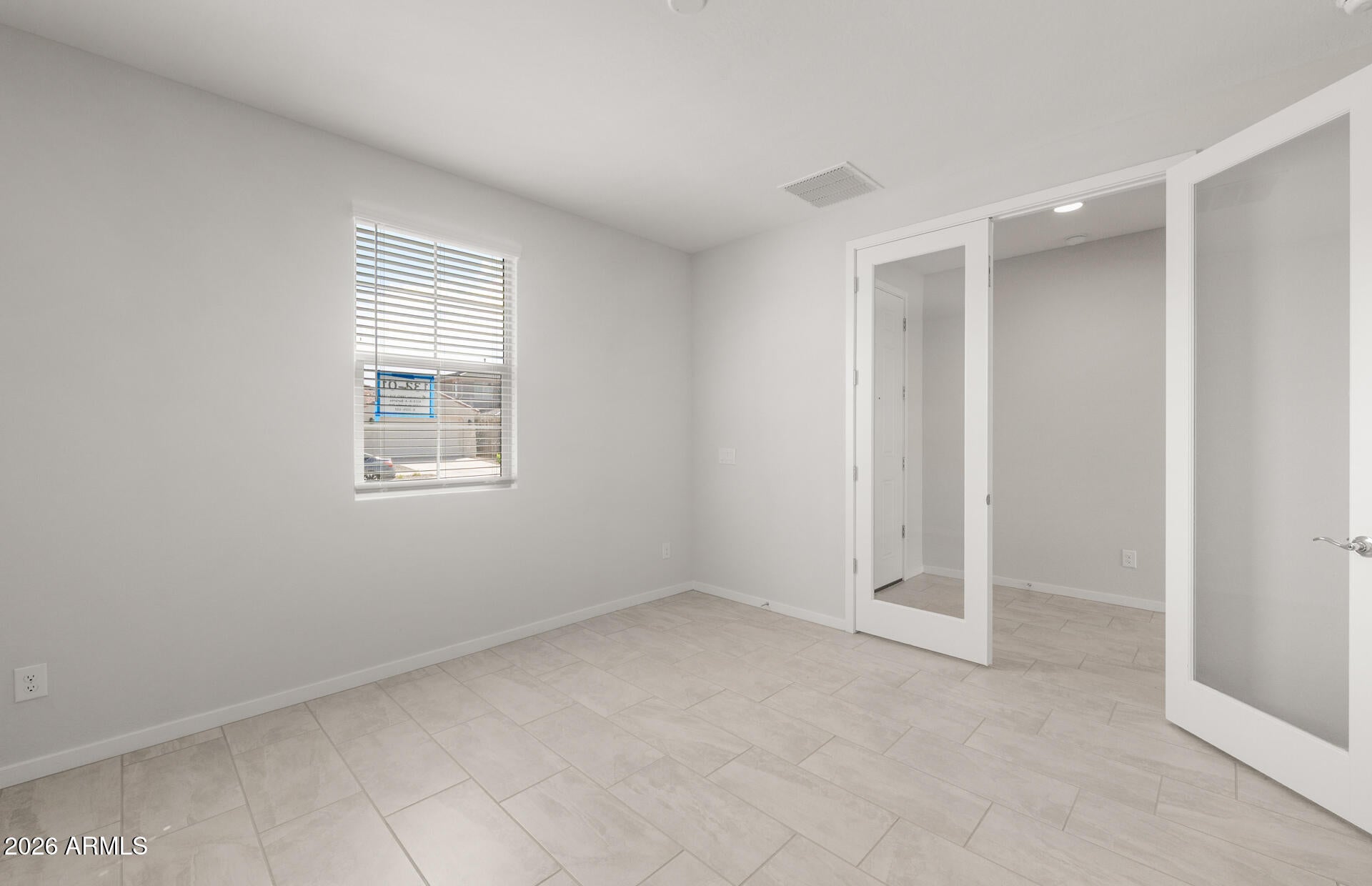 1272 W SADDLE Run