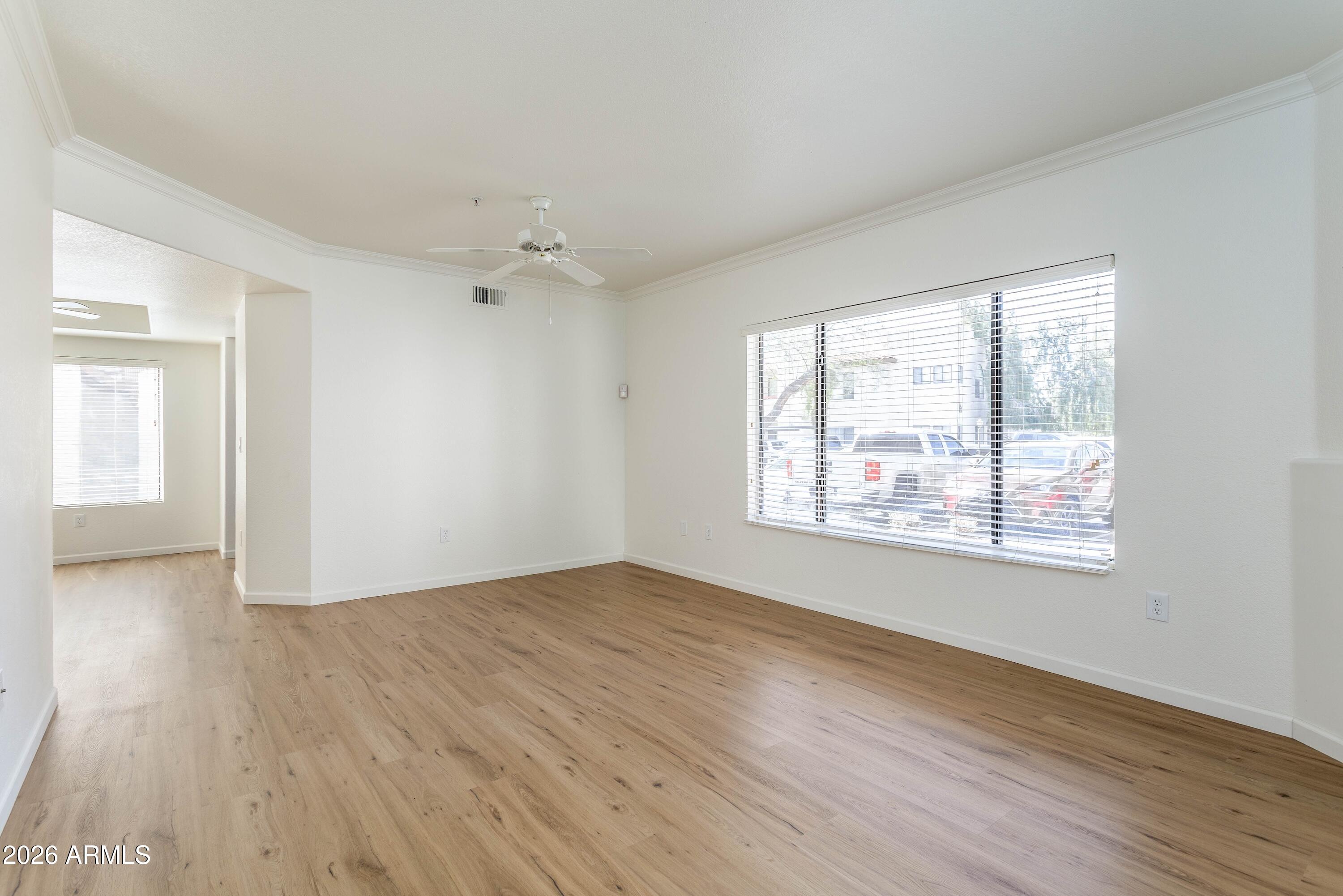 750 E NORTHERN Avenue 1052