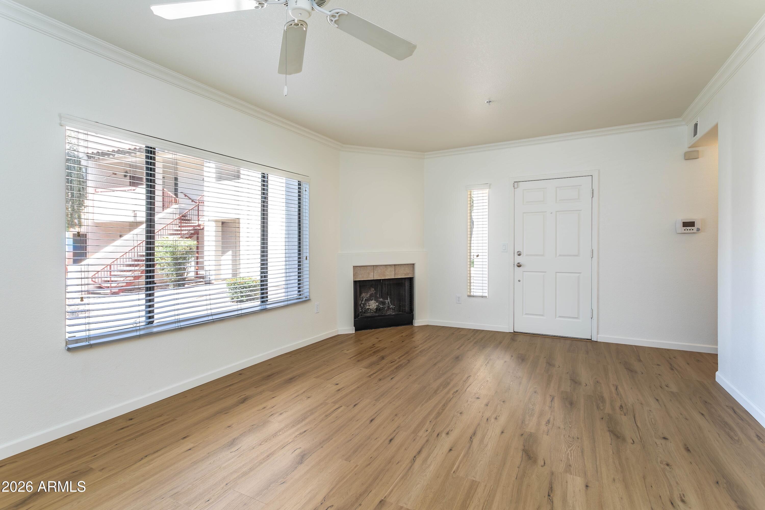 750 E NORTHERN Avenue 1052