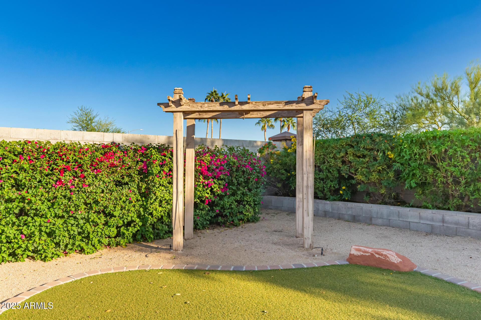 Surprise, Arizona 85374, United States, 3 Bedrooms Bedrooms, ,2 BathroomsBathrooms,Residential,Pending,237547