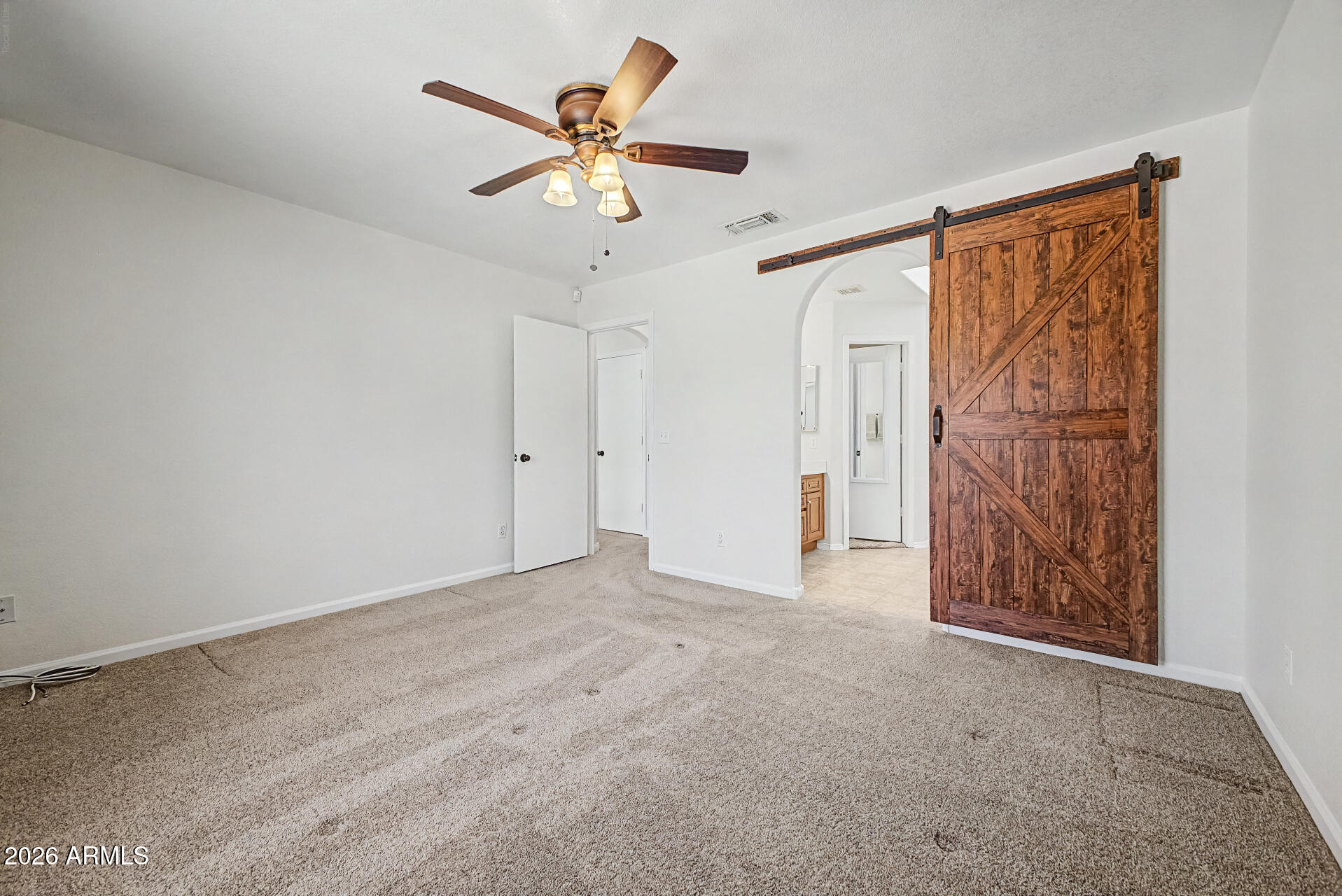 6138 W PARADISE Lane