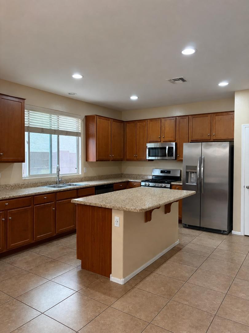 4723 W Gelding Drive