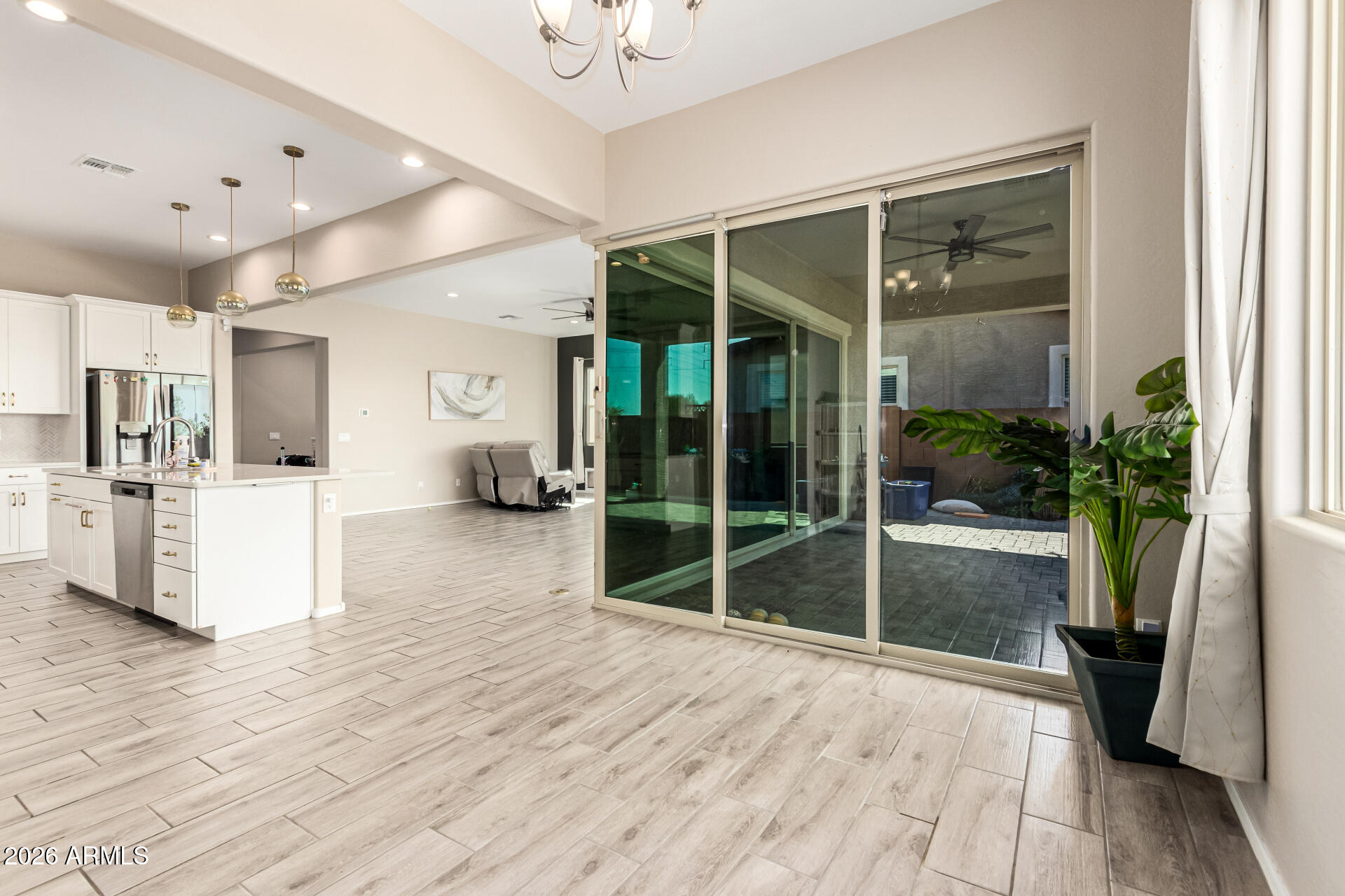 7528 W Warner Street