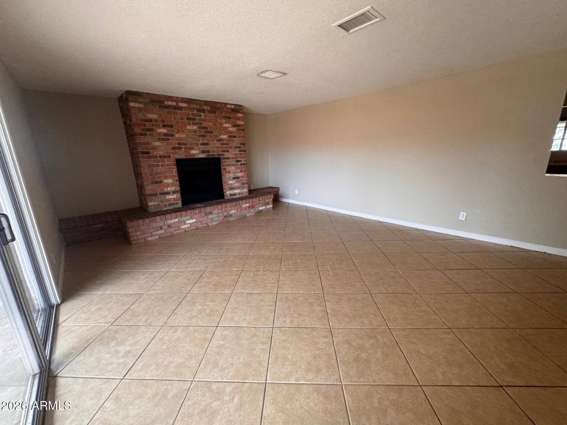 2936 W HIGHLAND Avenue