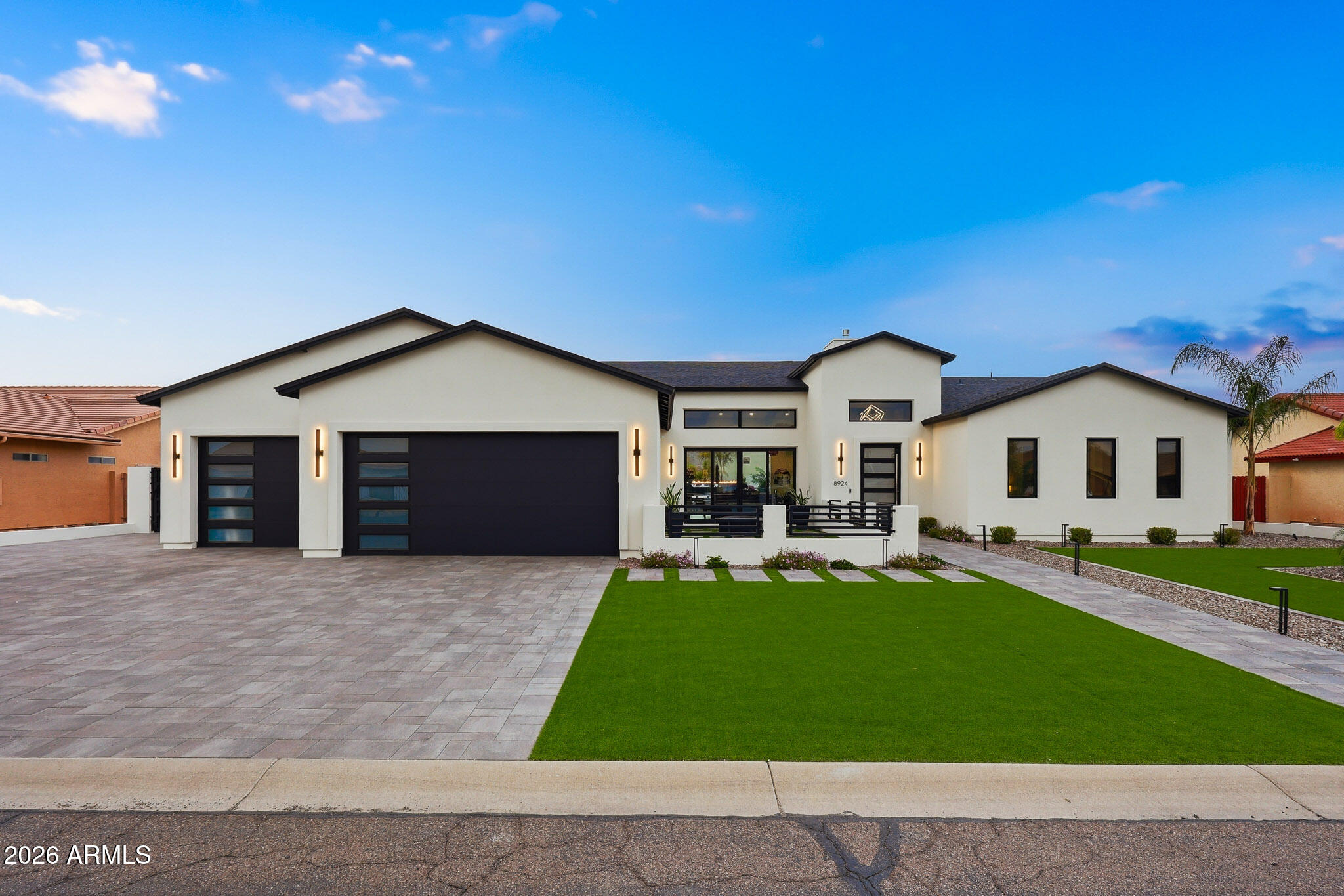 8924 W PATRICK Lane 8424 w