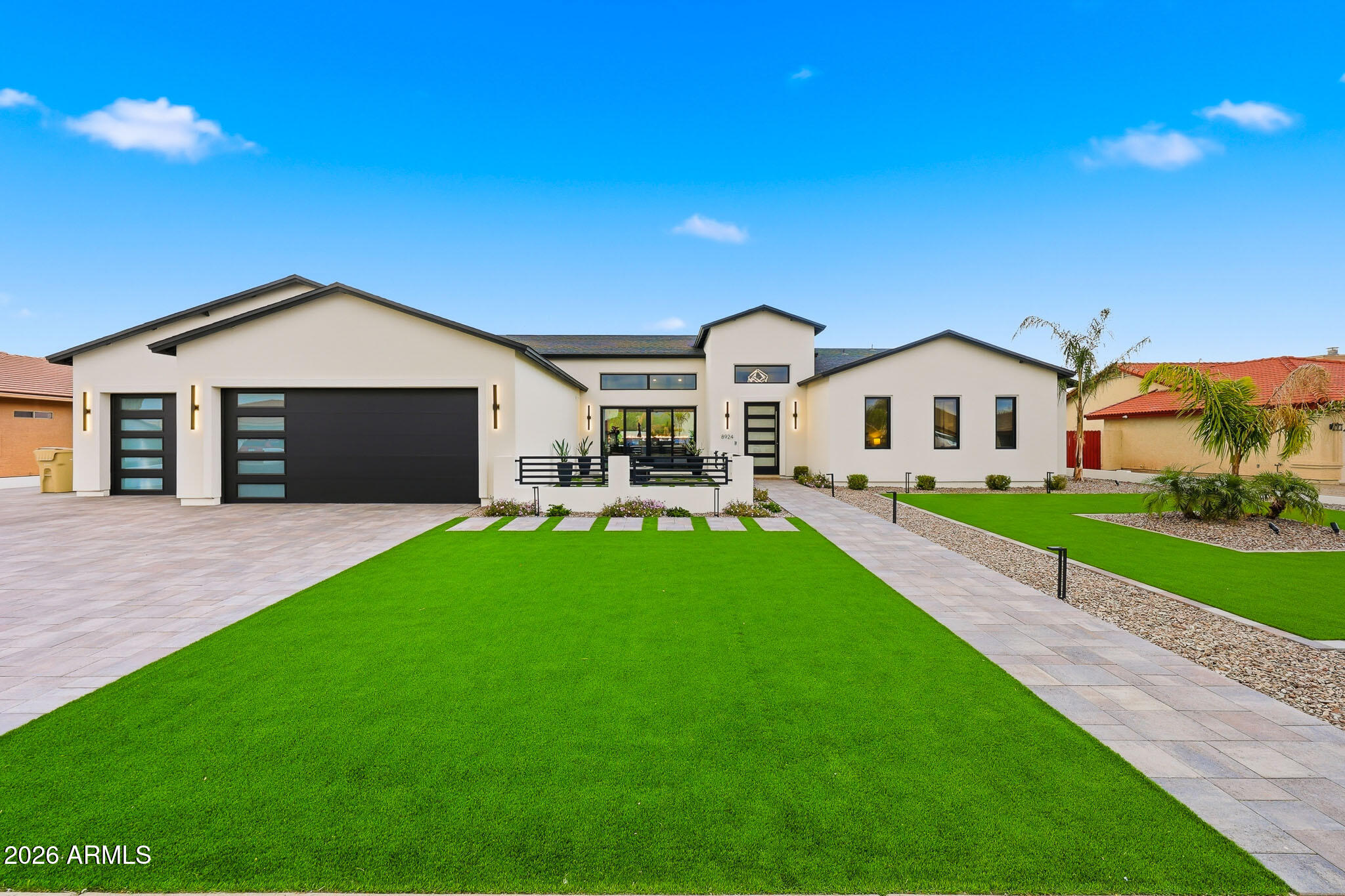 8924 W PATRICK Lane 8424 w