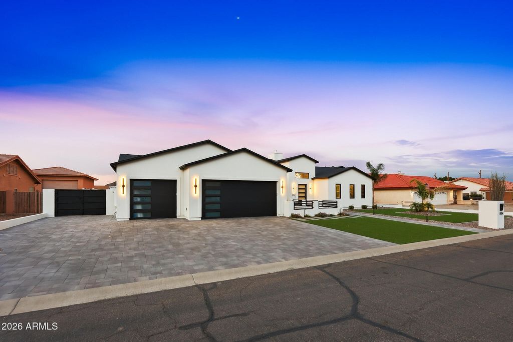 Photo of 8924 W Patrick Lane #8424 w, Peoria, AZ 85383 (MLS # 6998344)