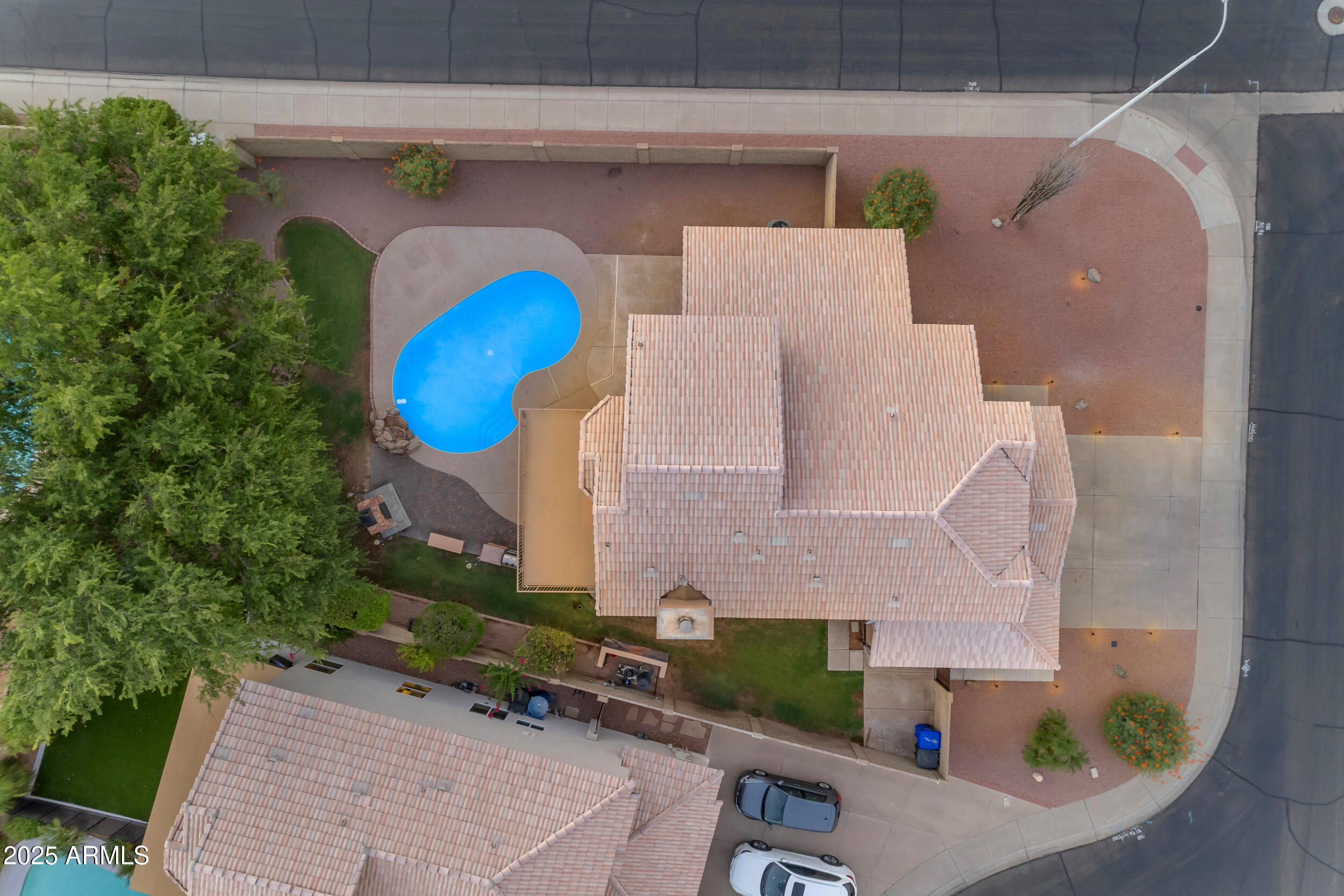 962 N ALAN Court