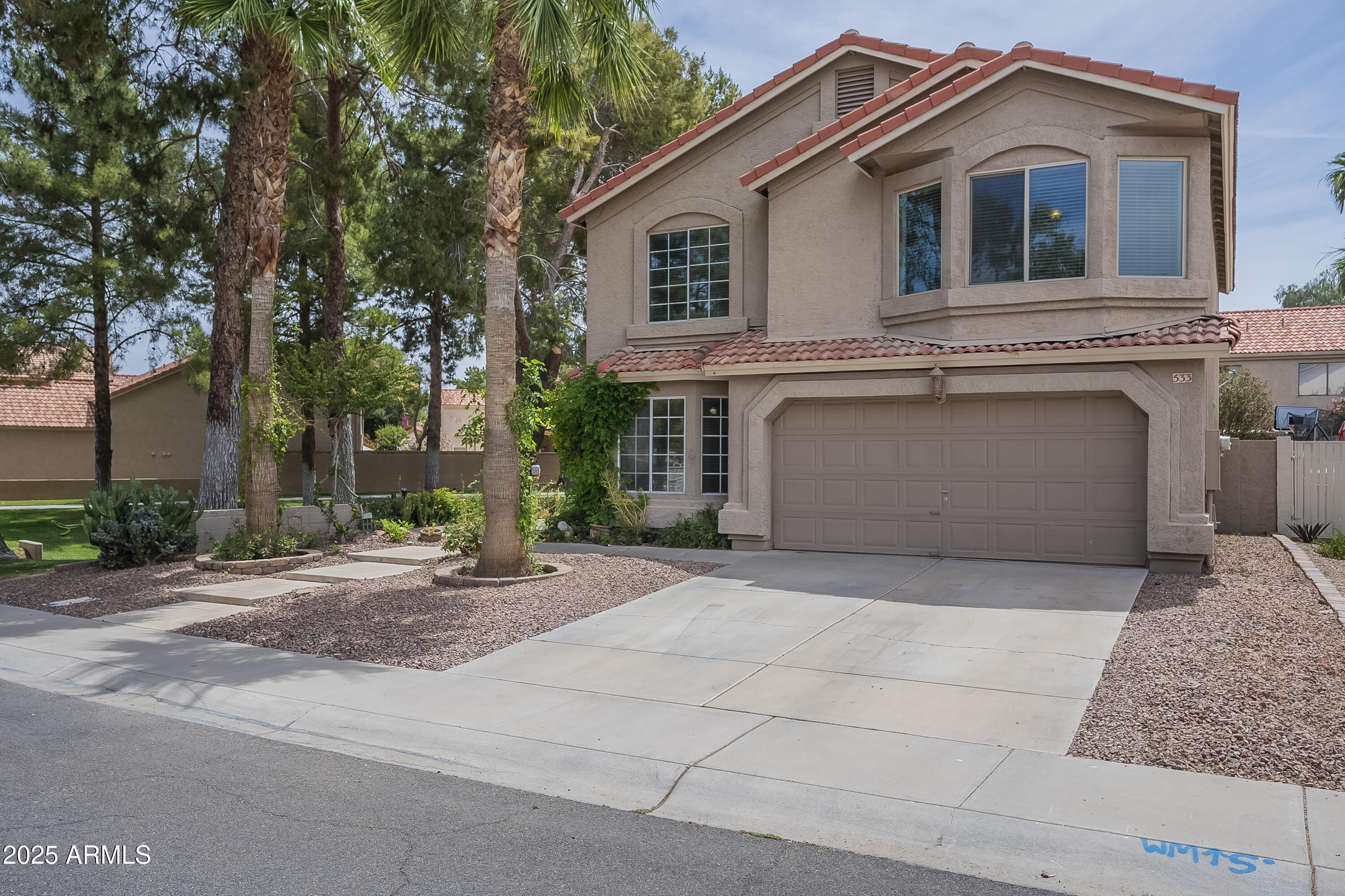 533 N COBBLESTONE Street