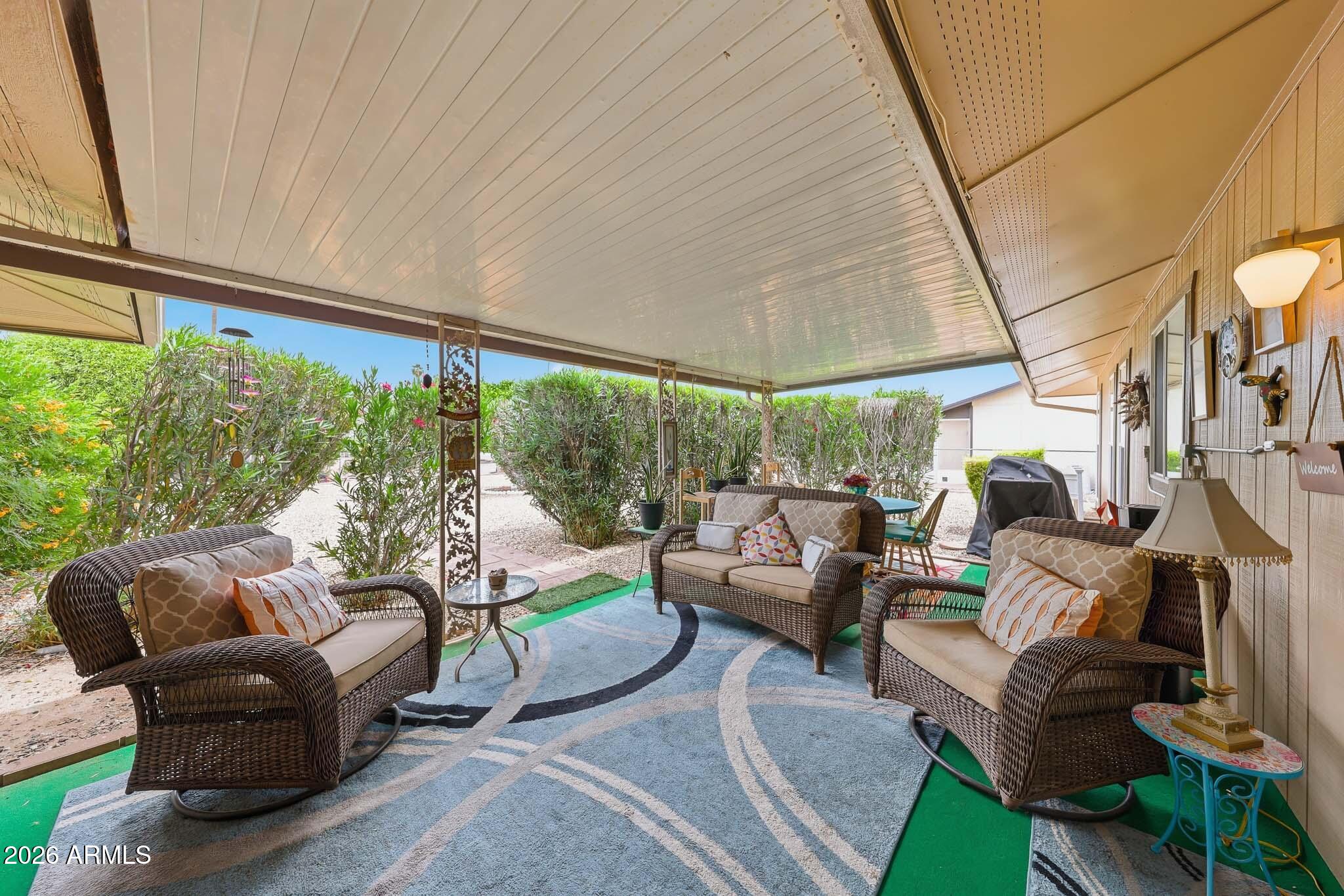 10118 W BURNS Drive