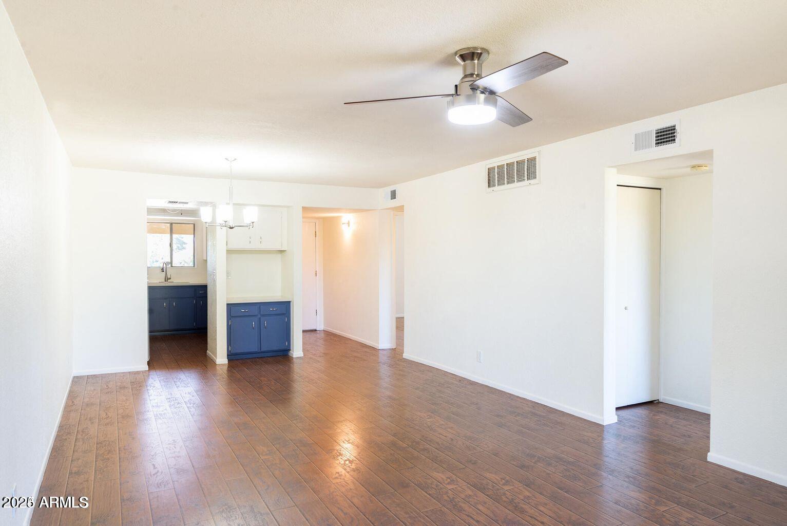 4050 E cactus Road