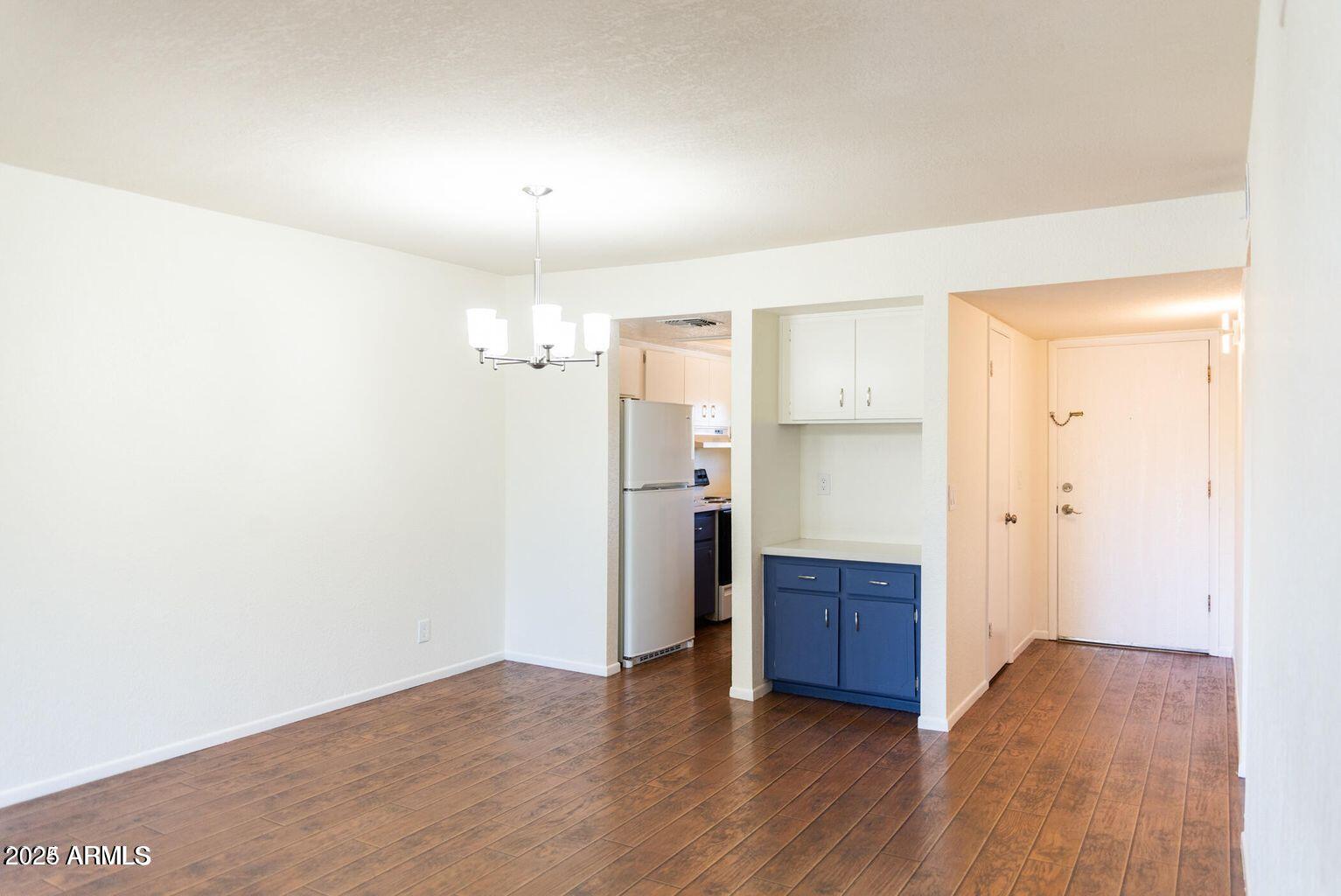 4050 E cactus Road