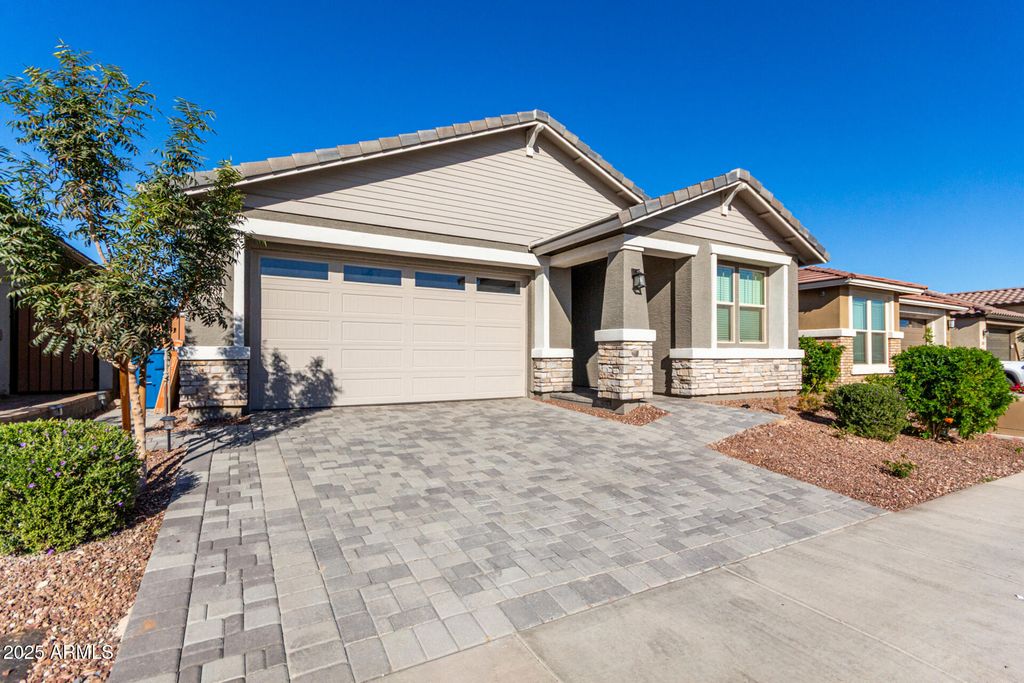 Photo of 20264 W Montecito Avenue, Litchfield Park, AZ 85340 (MLS # 6957610)