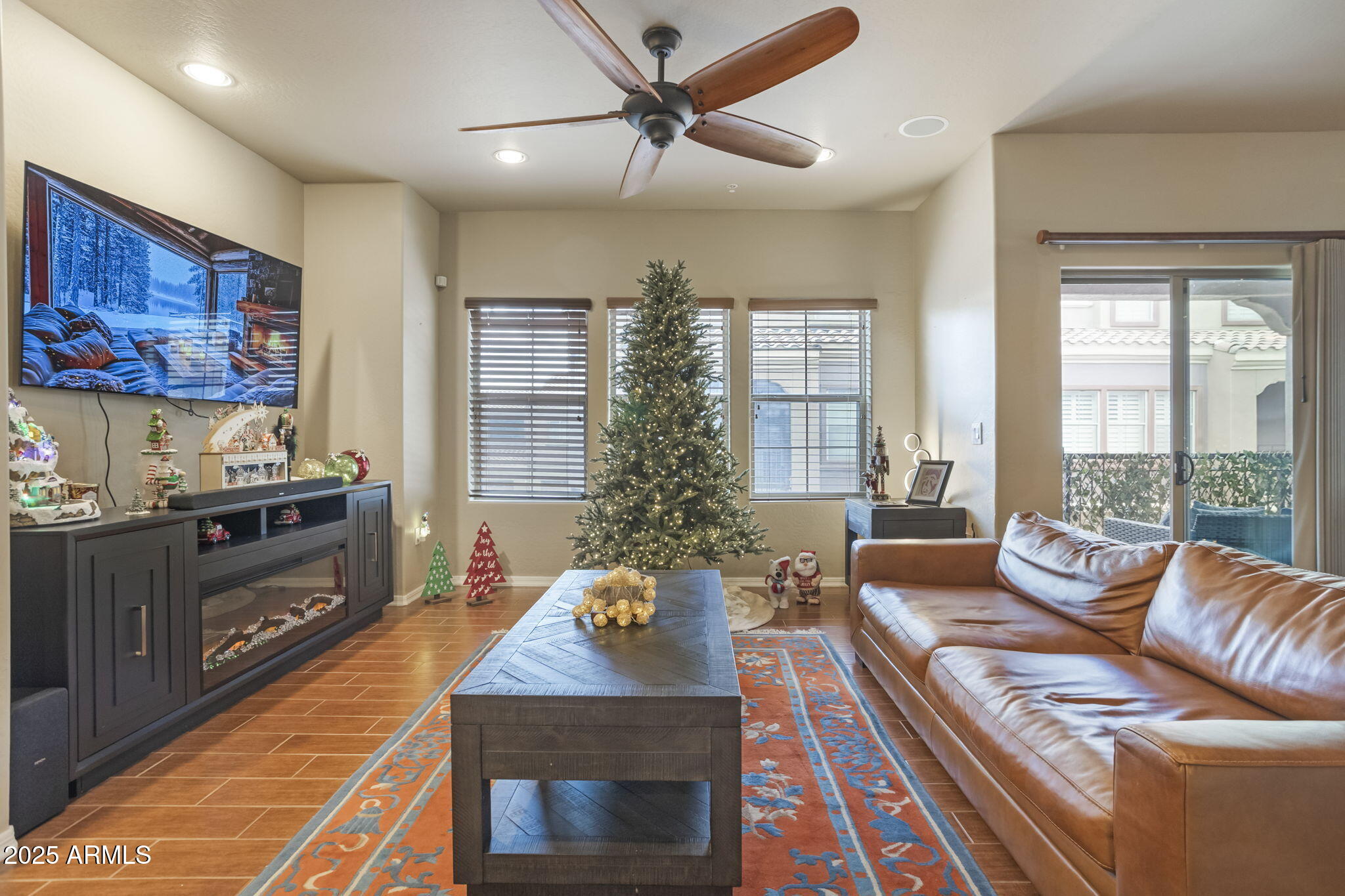 3935 E ROUGH RIDER Road 1056