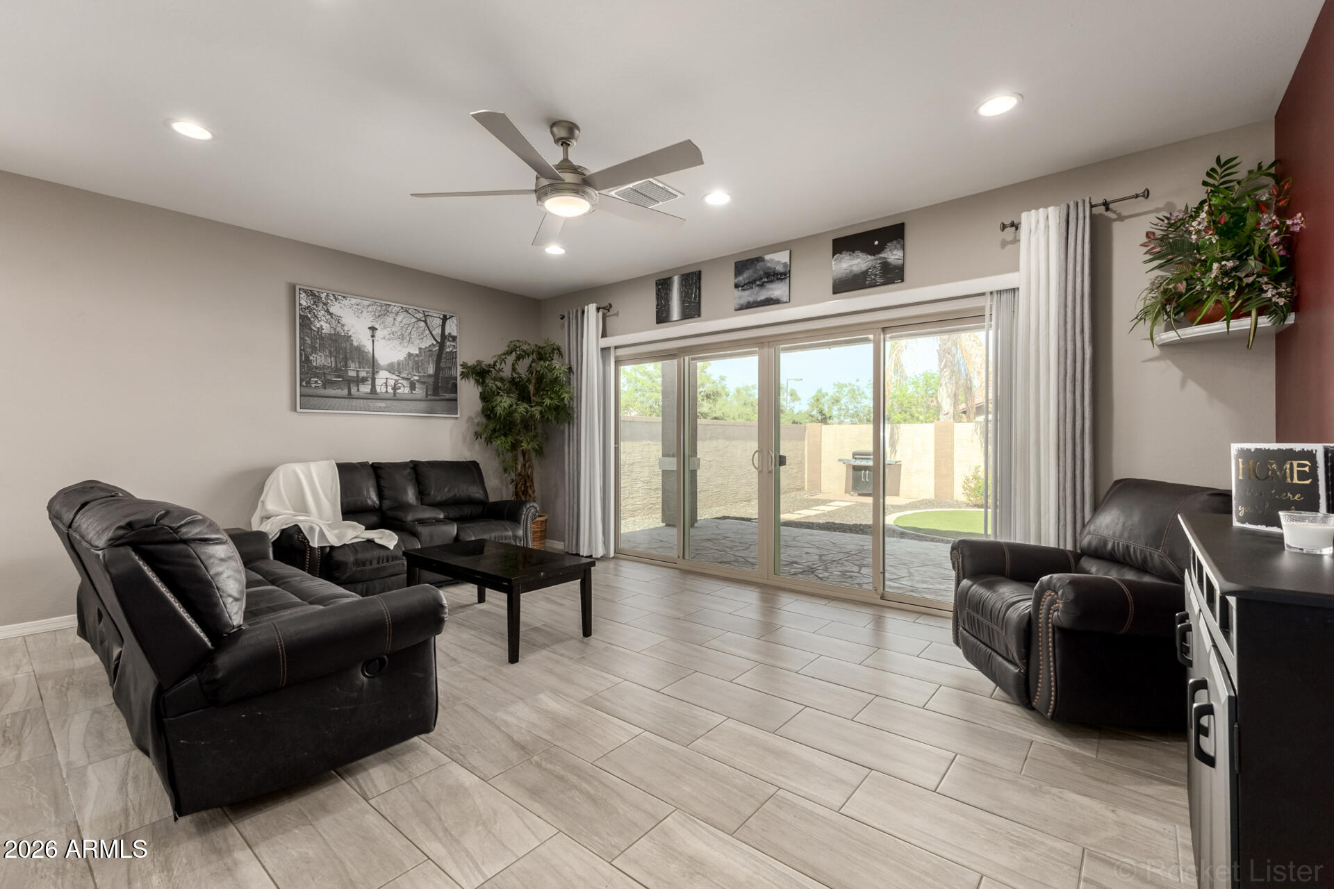 510 W CUCUMBER TREE Avenue